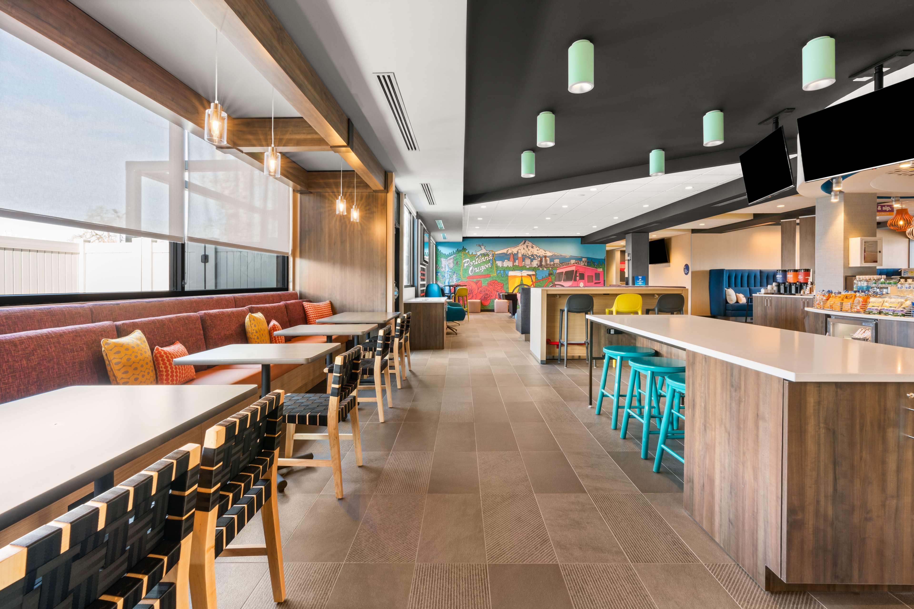 Tru By Hilton Portland Airport