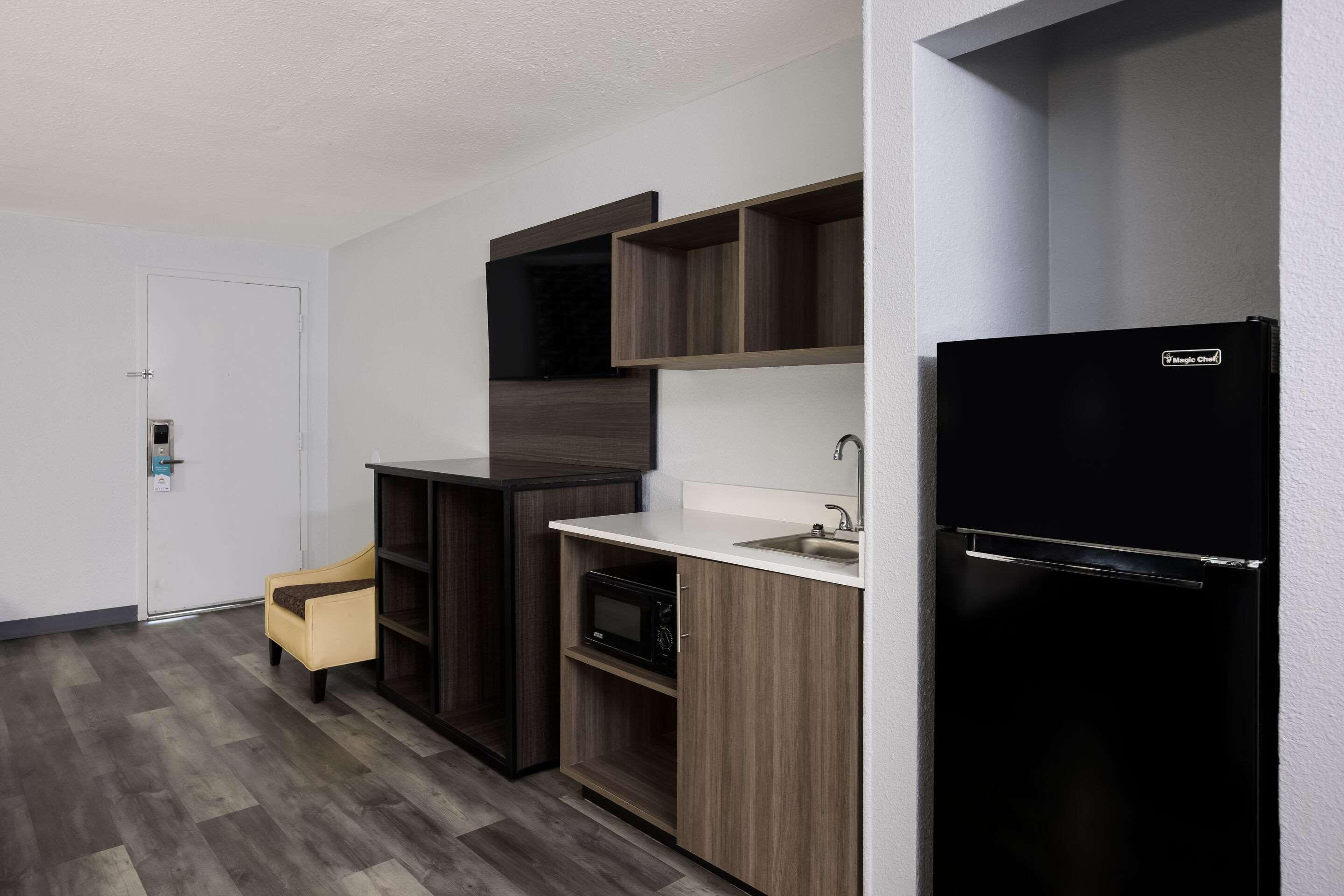 Suburban Studios Hinesville - Fort Stewart Area