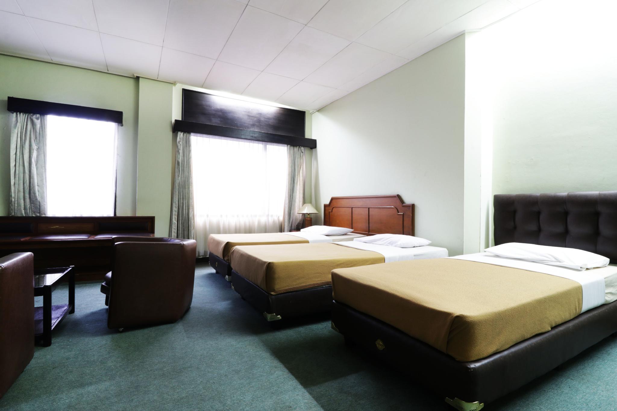Hotel Istana Bandung by ZUZU