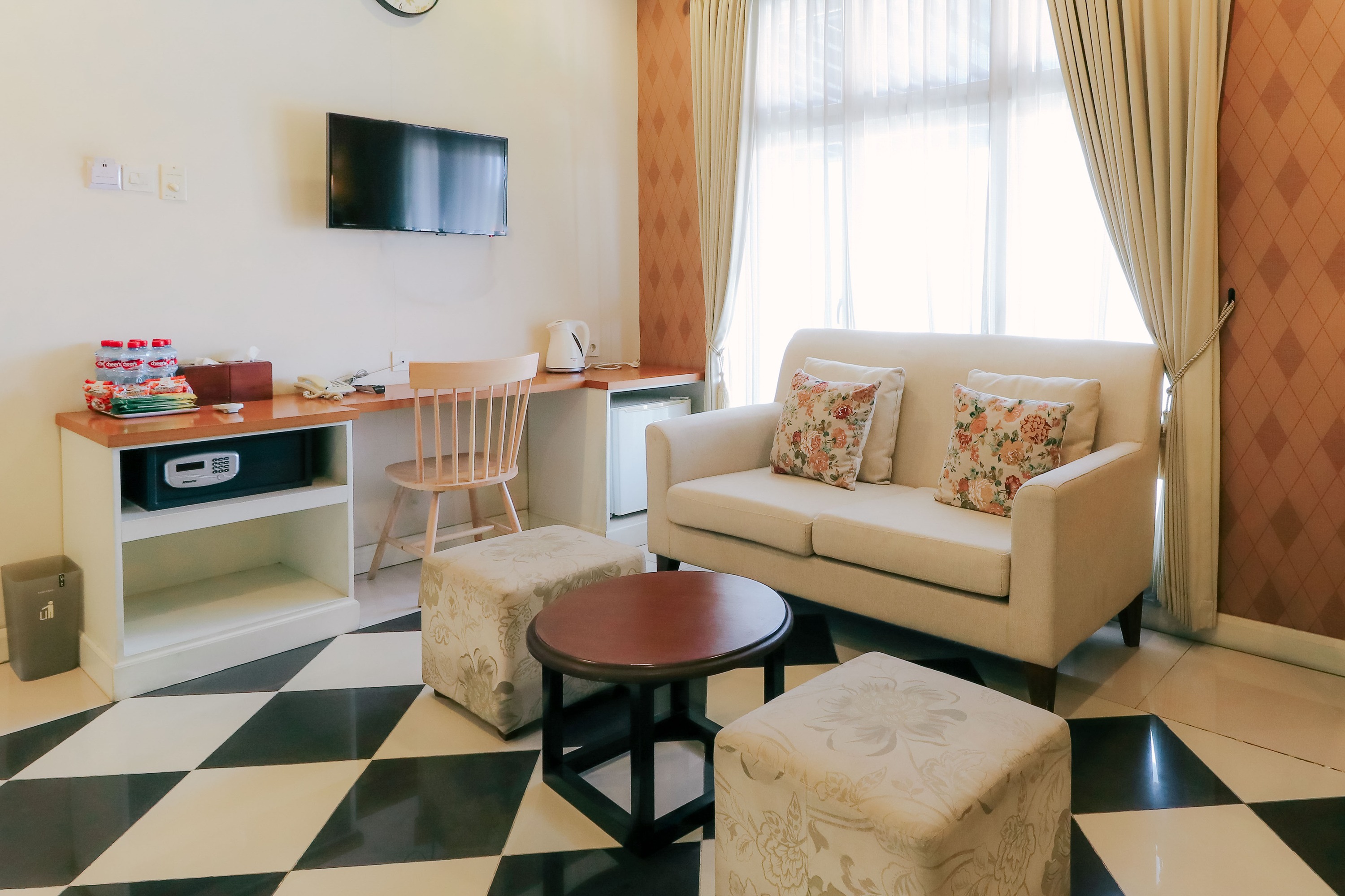 HOME Guesthouse by ZUZU
