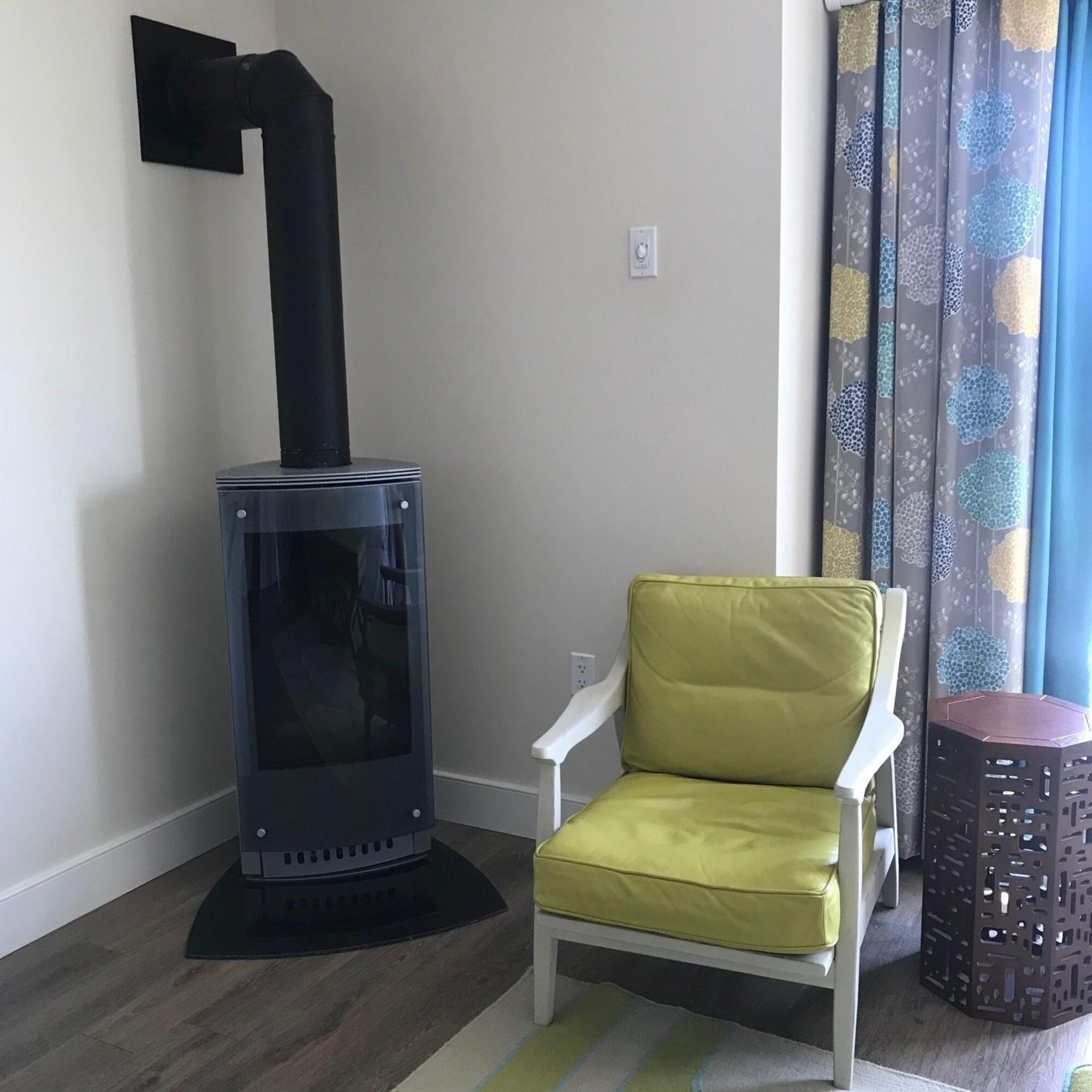 The Break Hotel by null