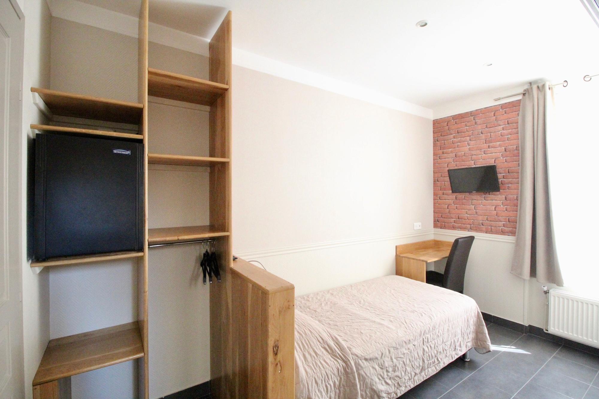 Hôtel des Pyrénées by null