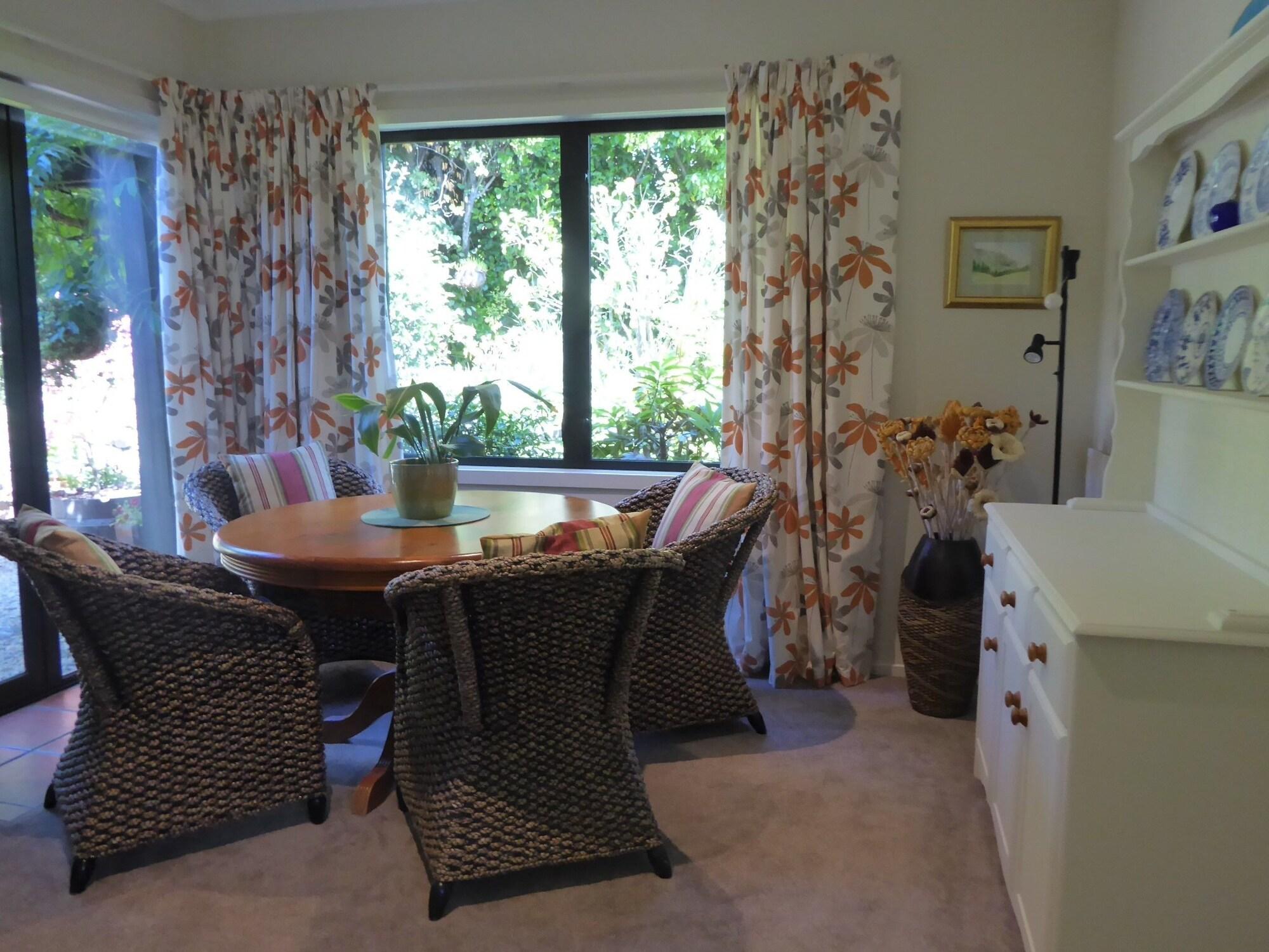 Hazelwood Mapua Bed And Breakfast