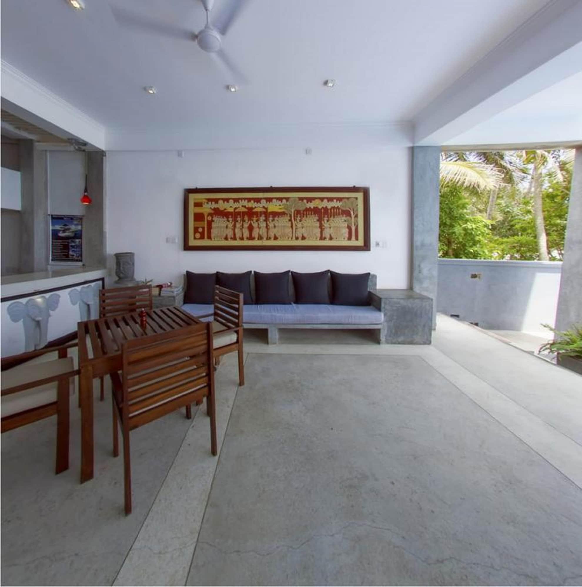 Sea World Boutique Hotel - photo