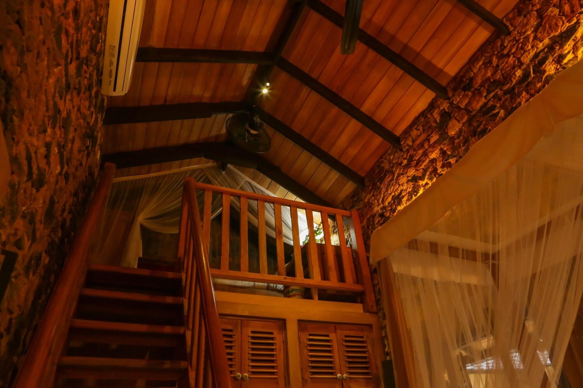 Sergeant House by null