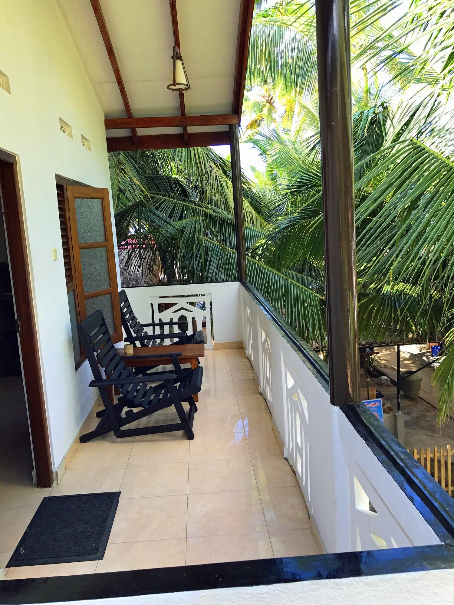 Central Beach Inn - photo