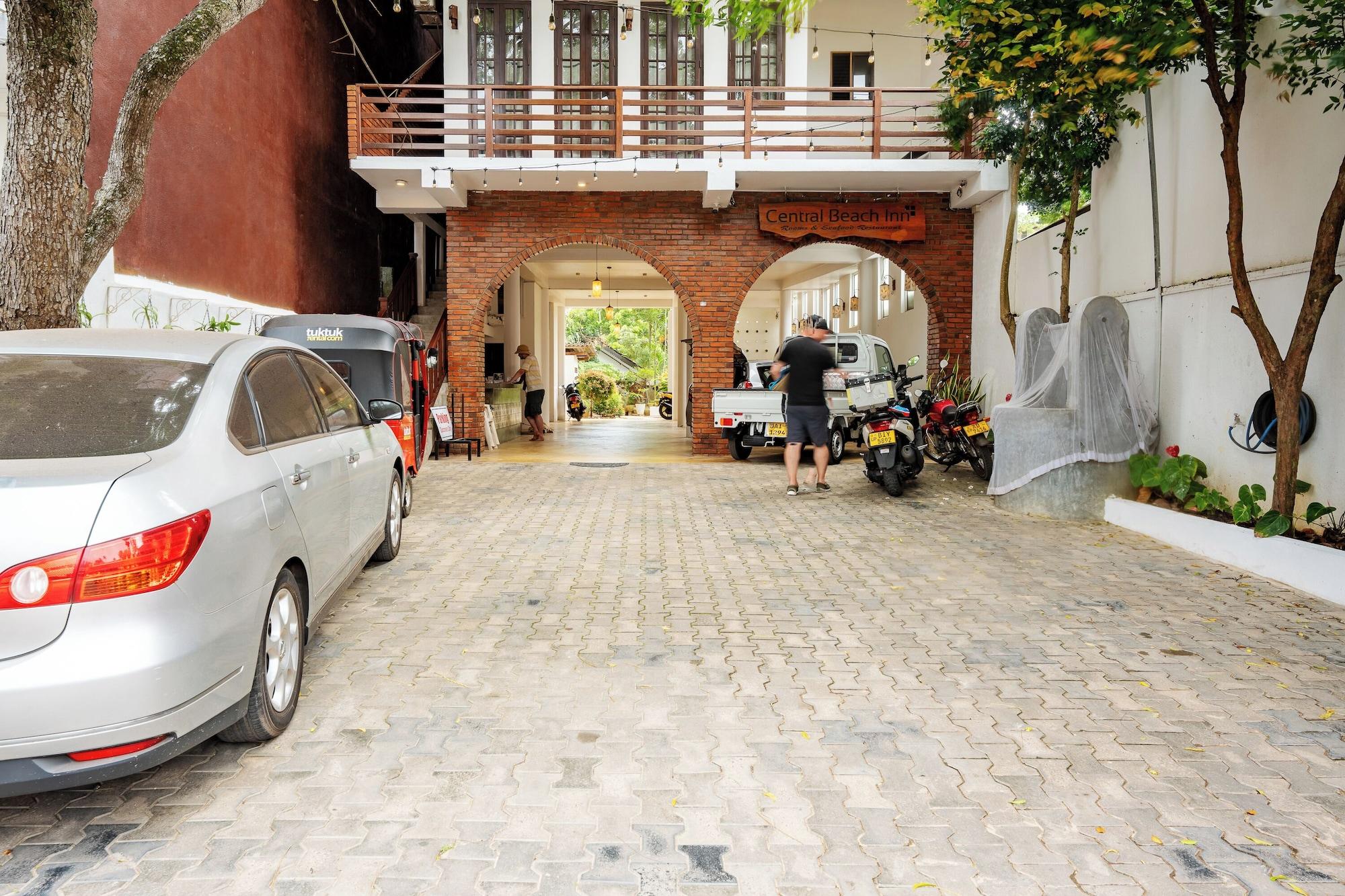 Central Beach Inn - photo