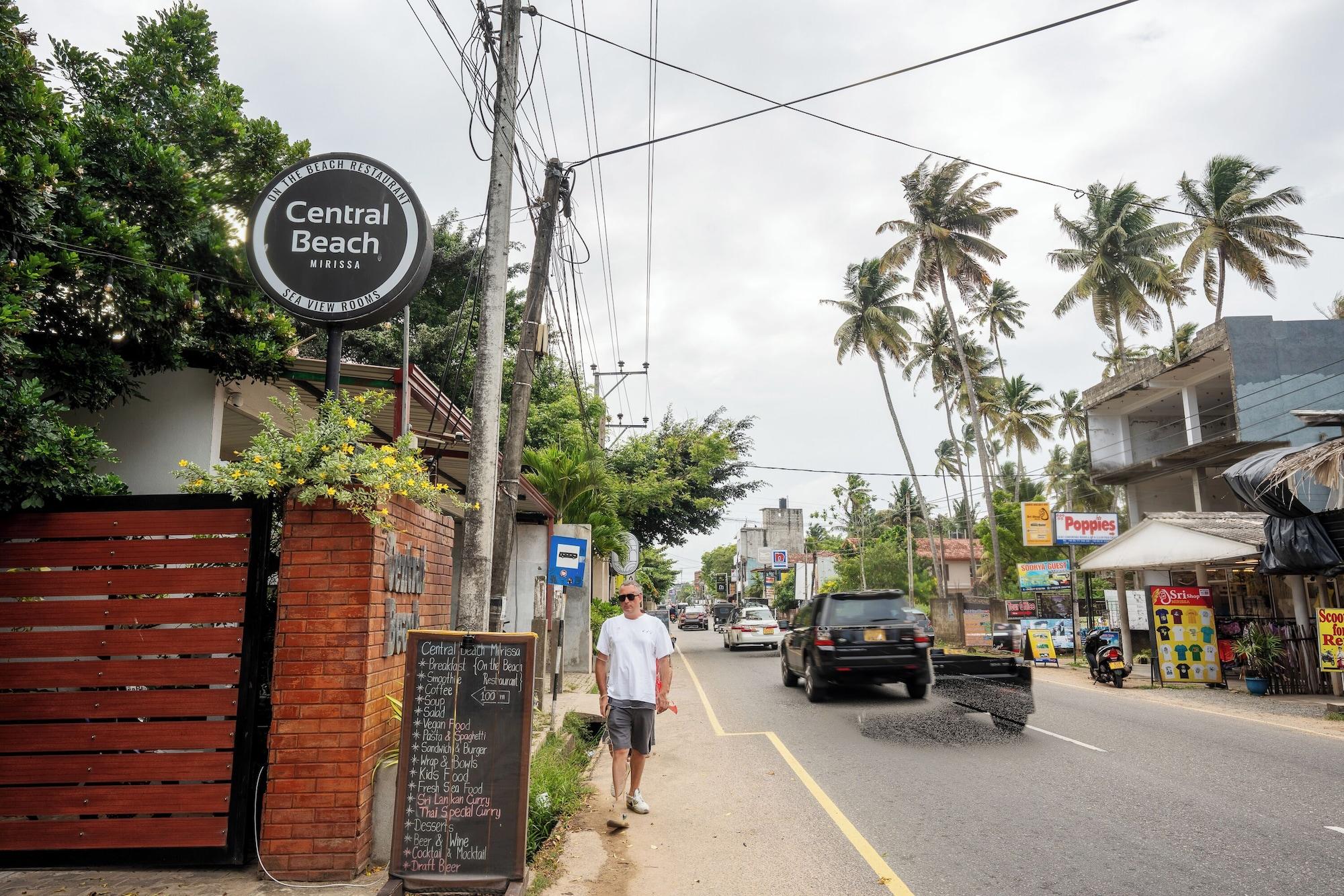 Central Beach Inn - photo