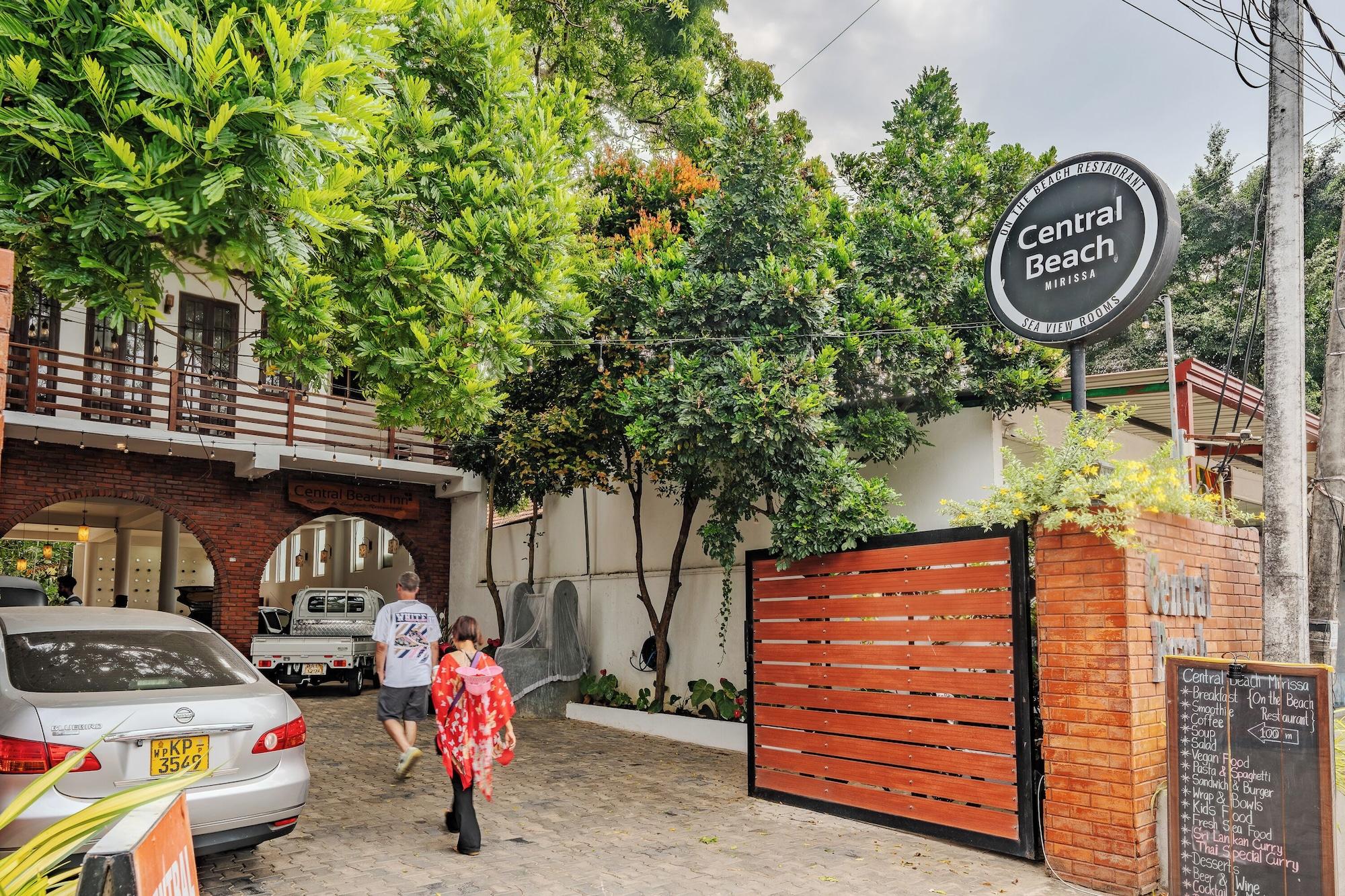 Central Beach Inn - photo