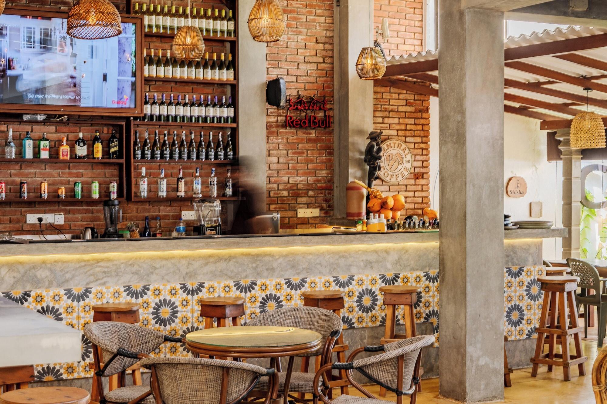 Central Beach Inn - photo