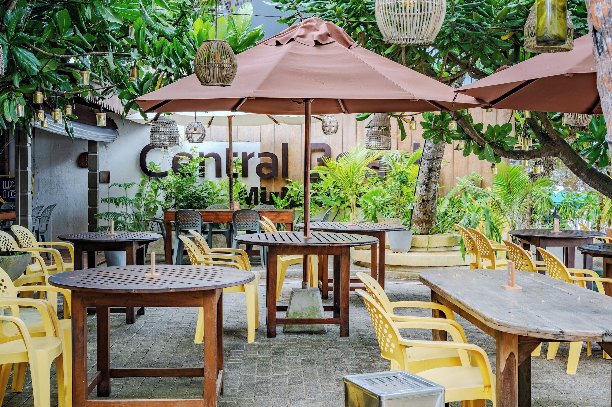 Central Beach Inn - photo