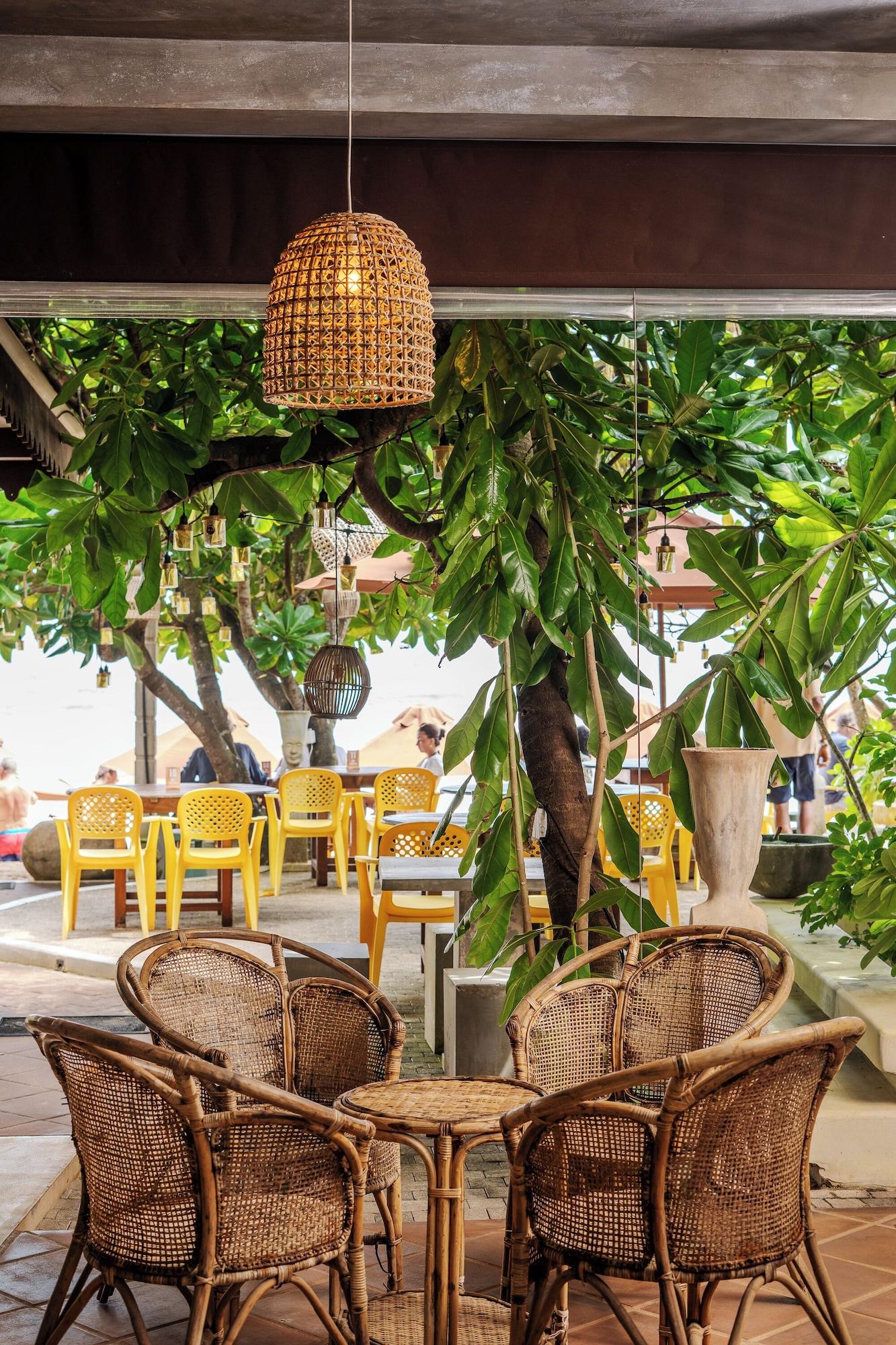 Central Beach Inn - photo