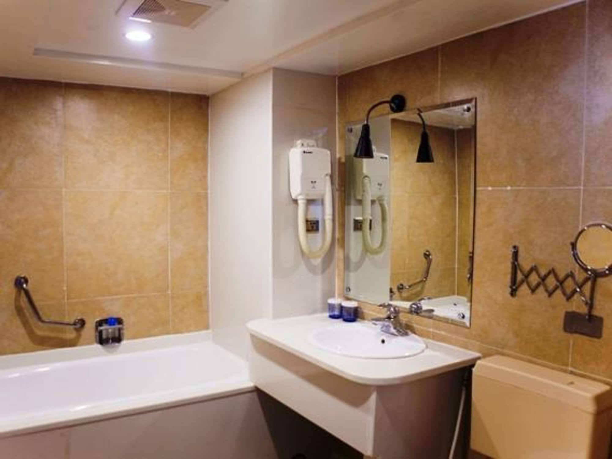 Puma-Imperial Hotel by null