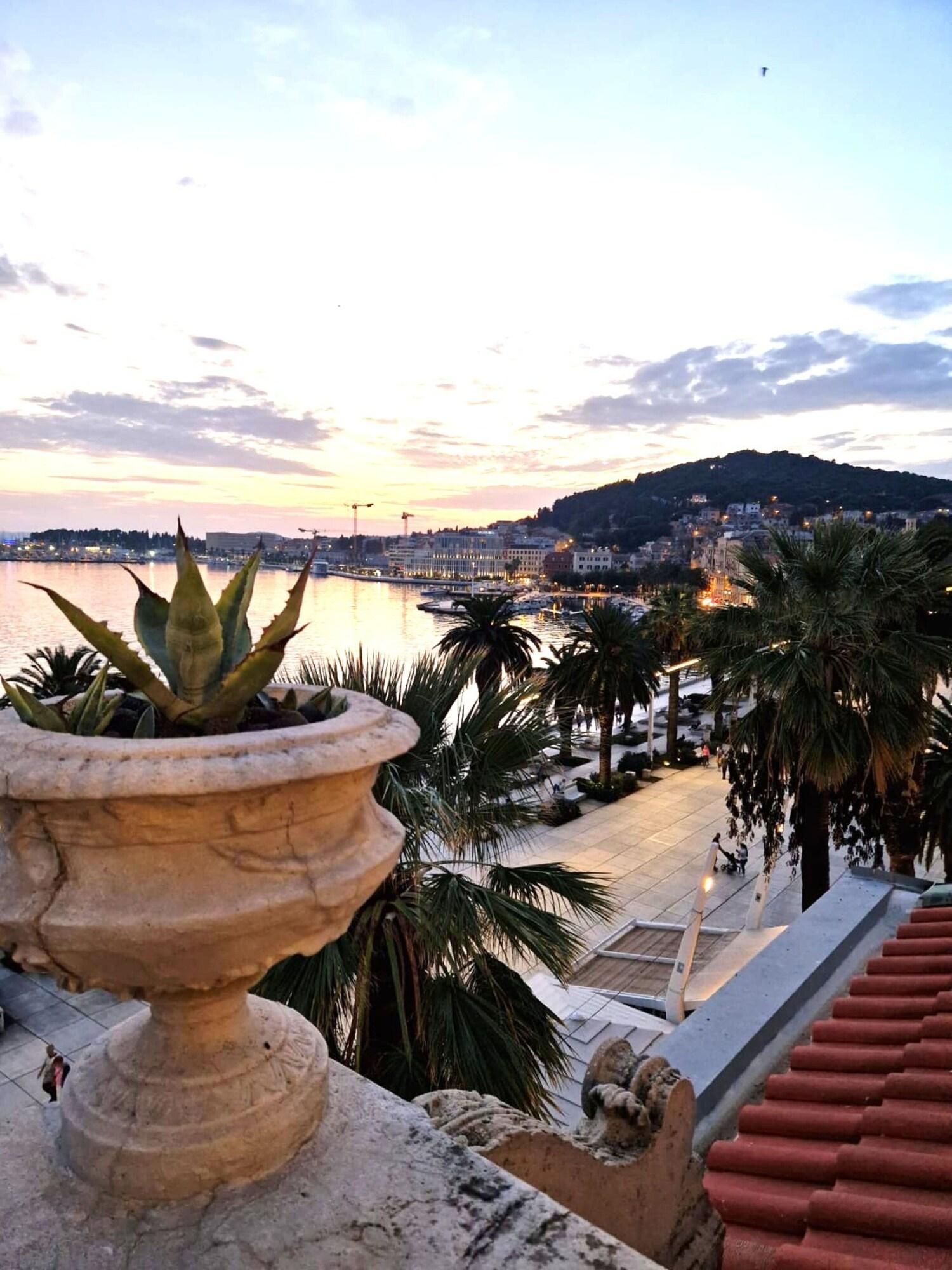 Riva Luxury Suites - Poză