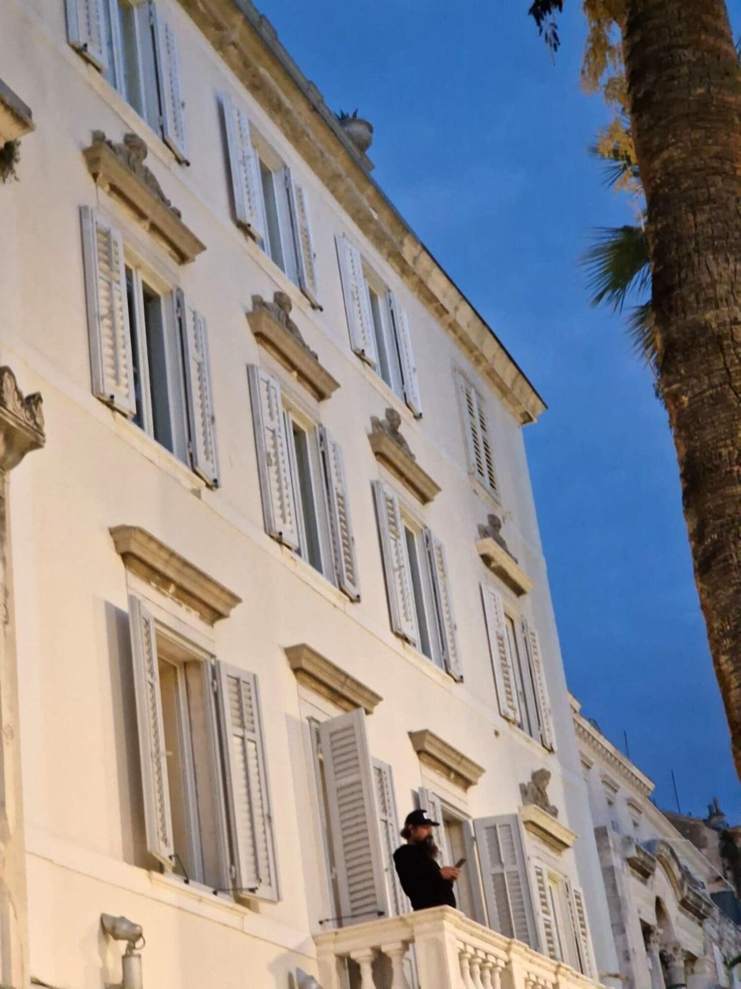 Riva Luxury Suites - Poză