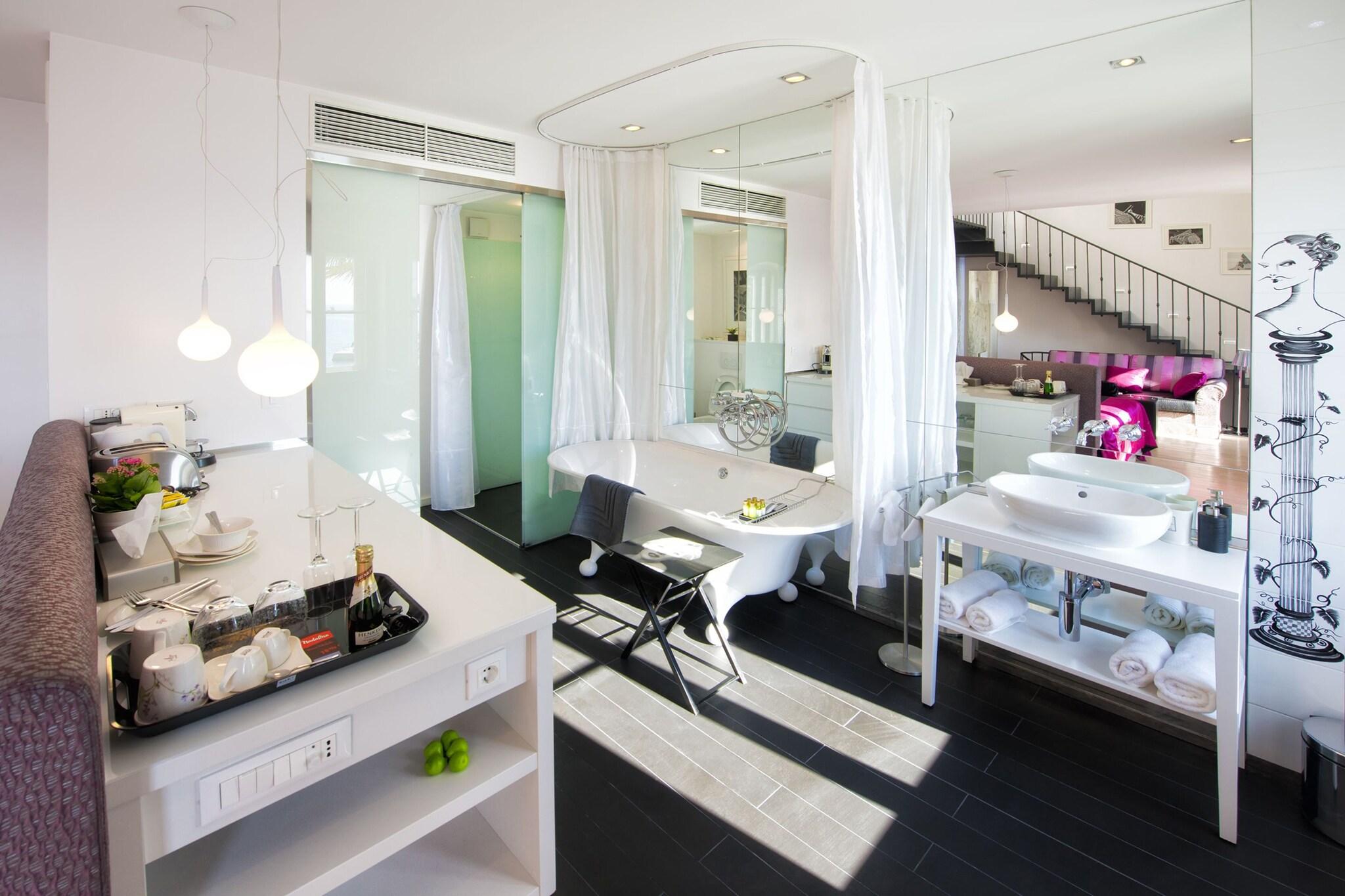Riva Luxury Suites