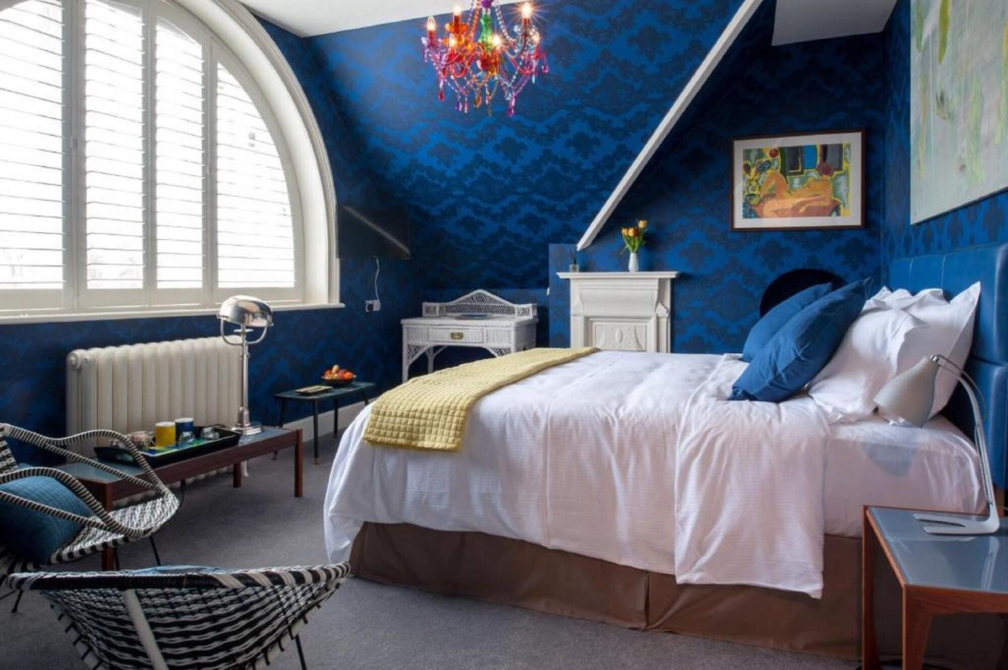 River Arts Club by null