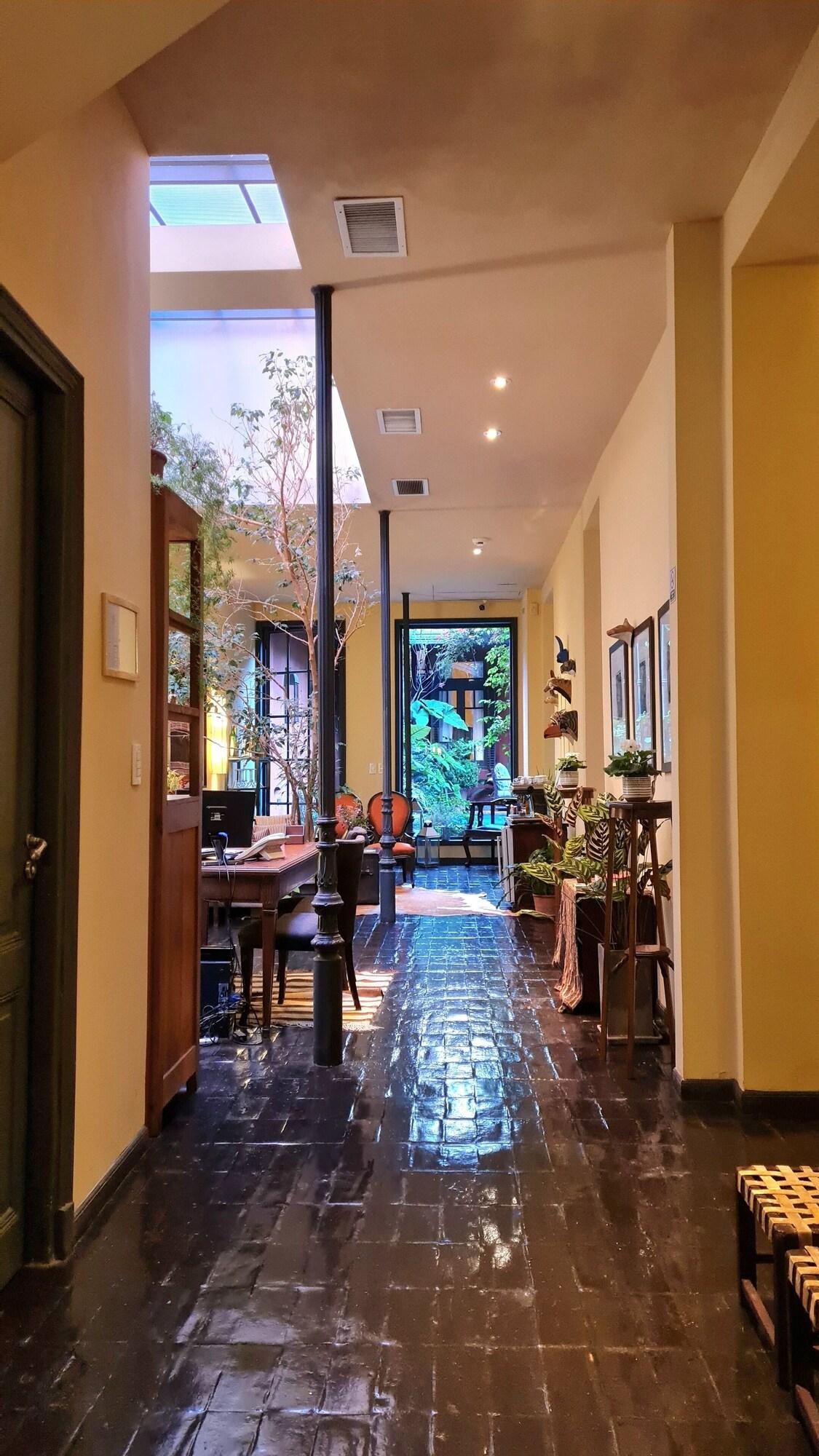 Be Jardín Escondido by Coppola by null