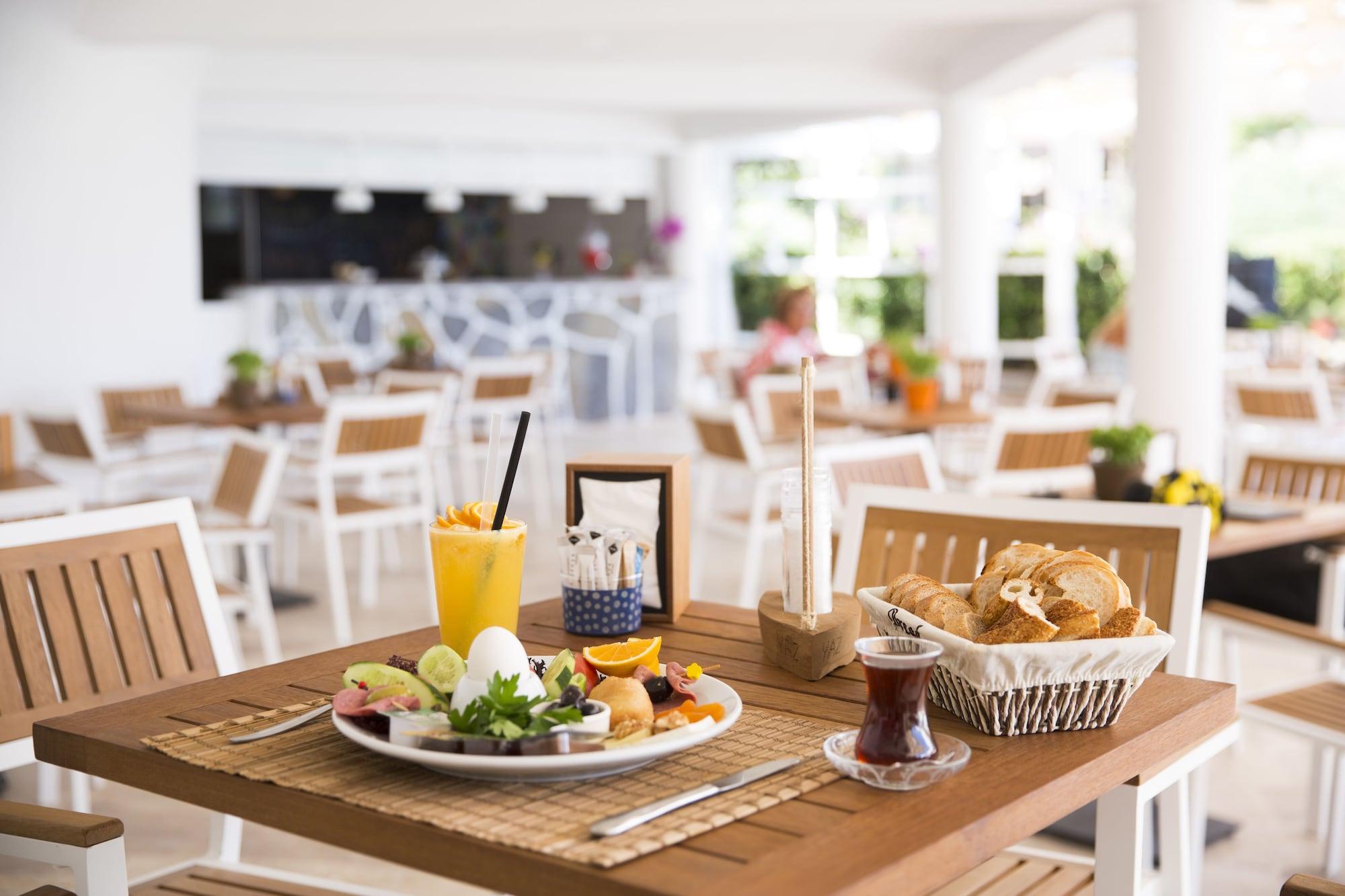 Yaz Beach Hotel