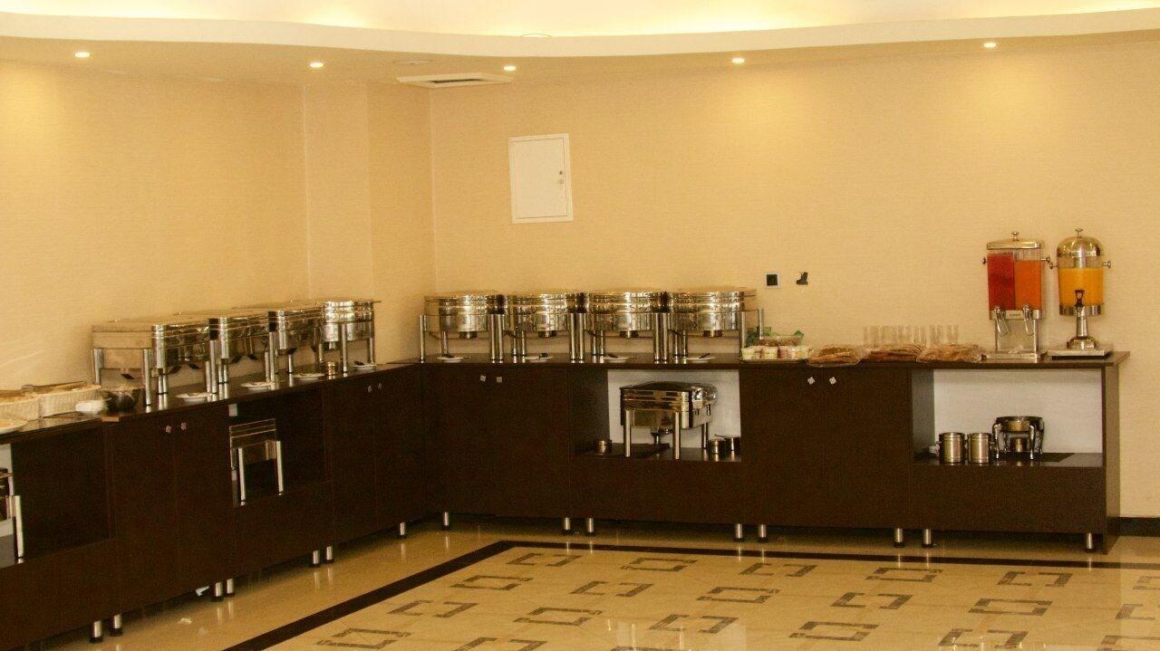 Holiday Hotel