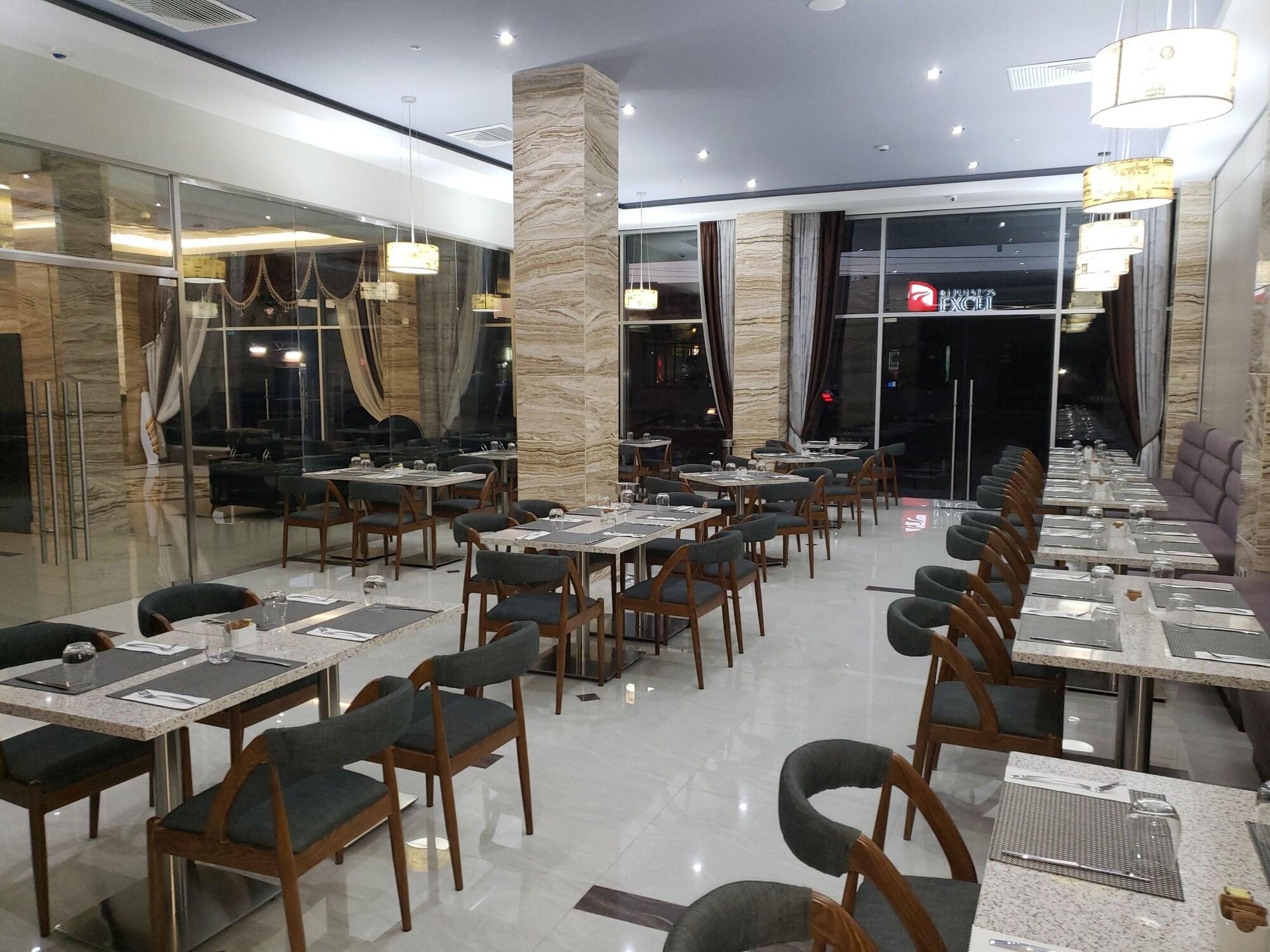 City Plaza Hotel & Suites