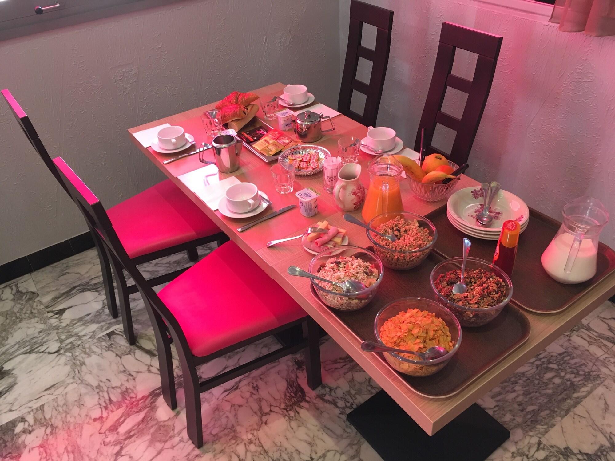 Au Primerose Hotel