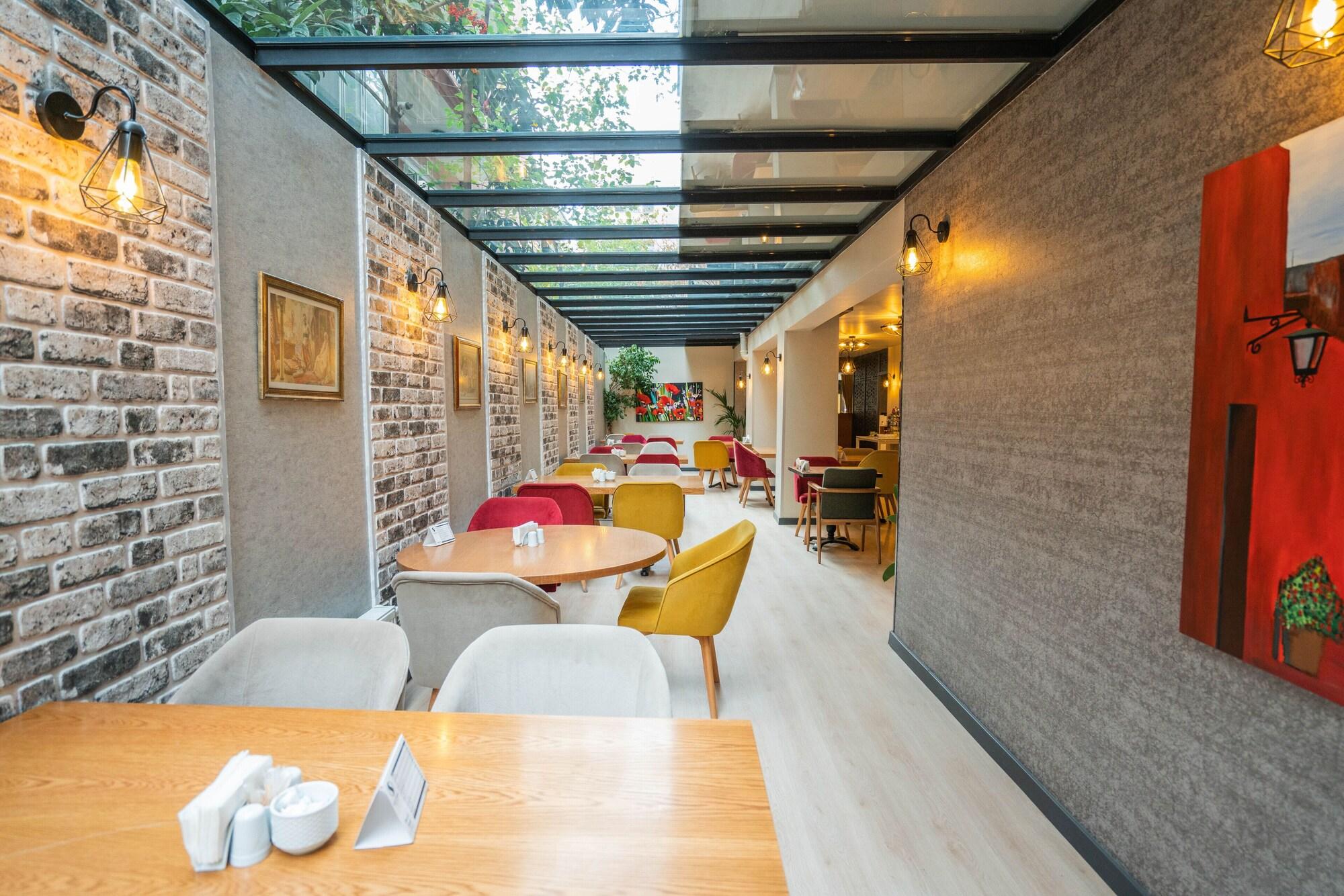 Bloom Hotel
