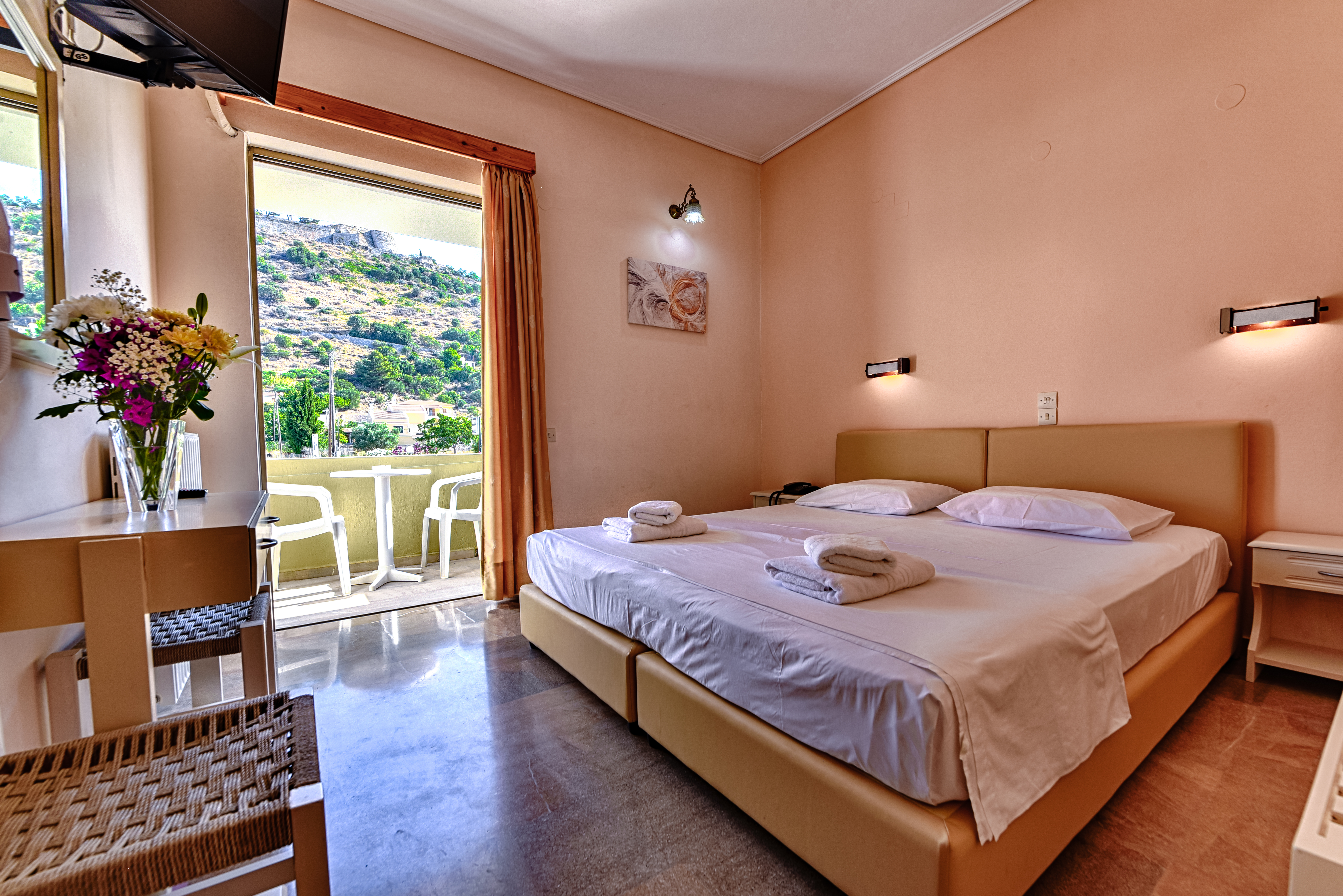 Ionis Hotel