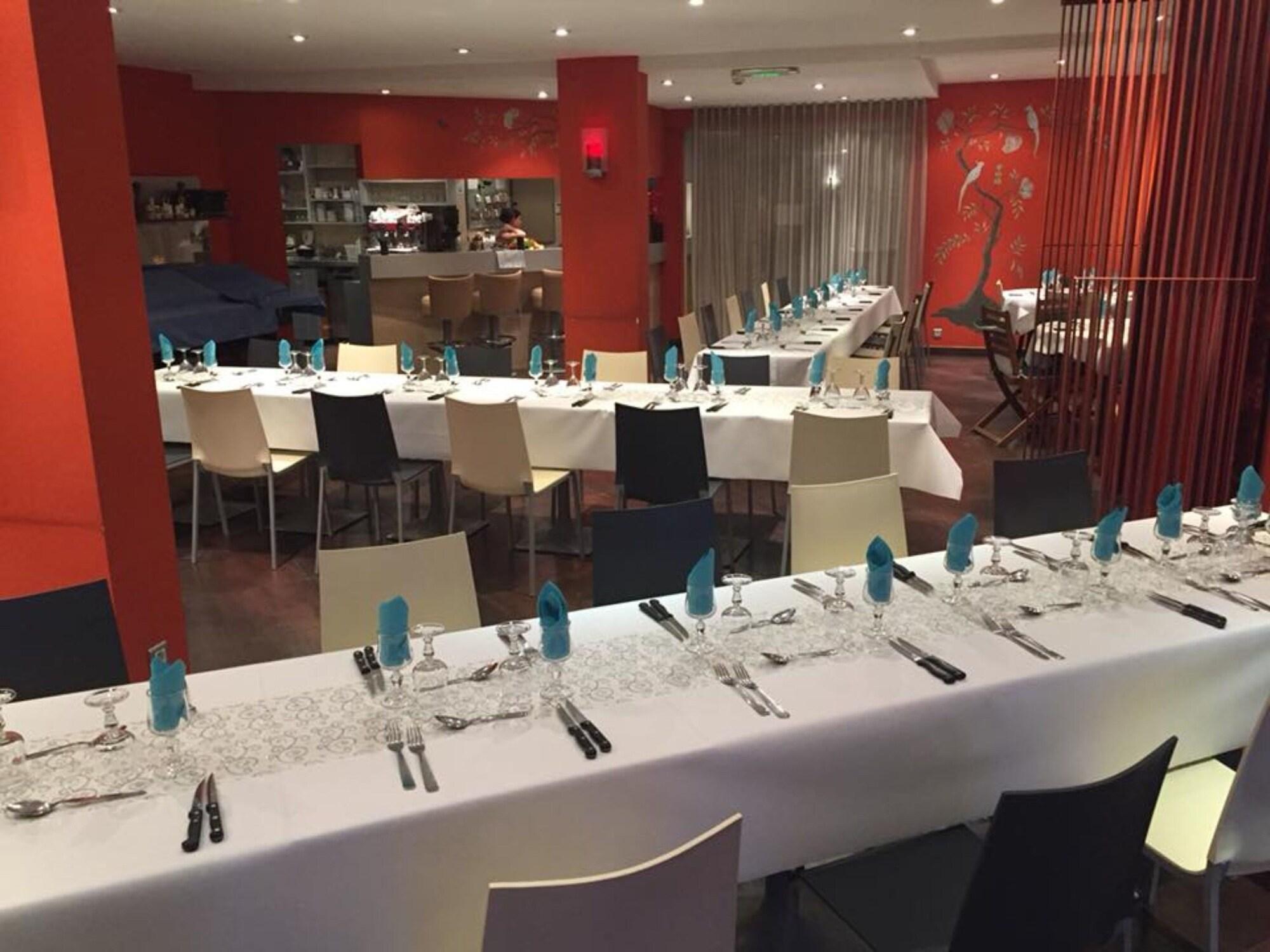 Hotel Le Luron