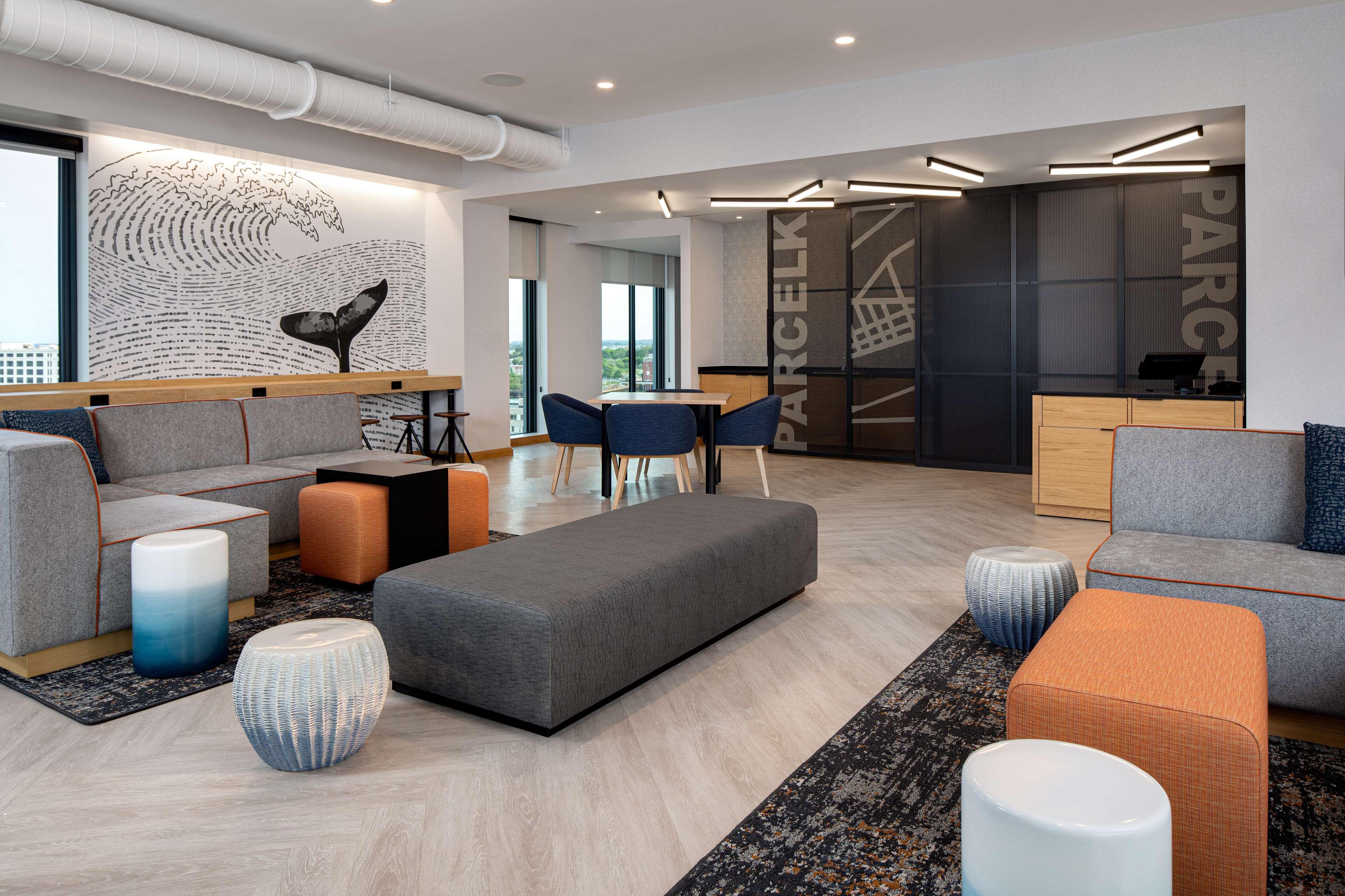 Hyatt Place Boston Seaport District