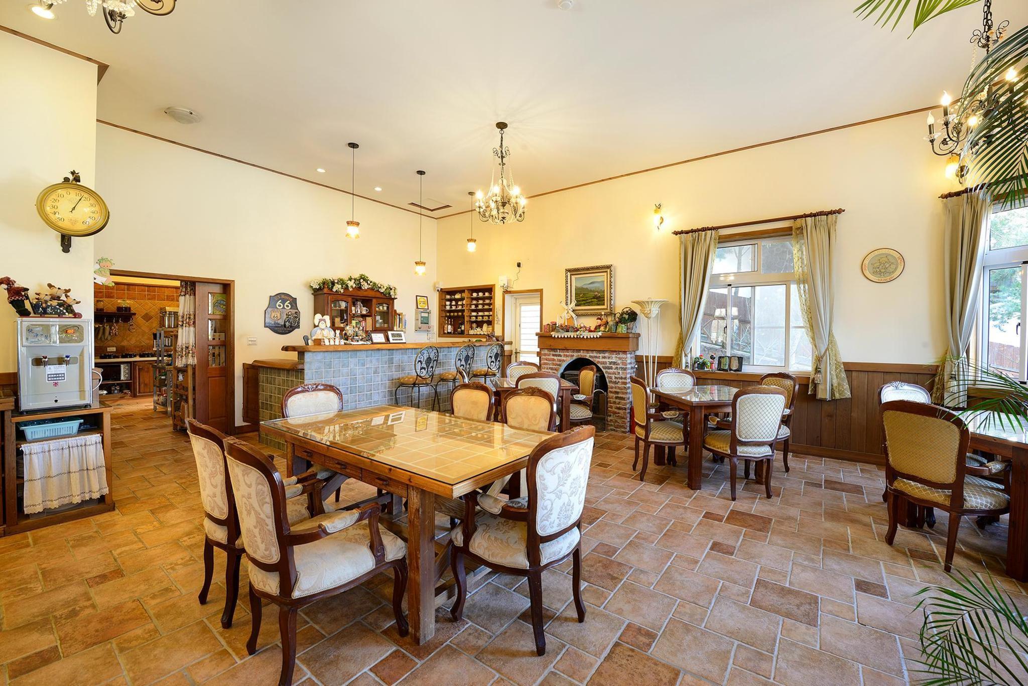 Aurora Villa