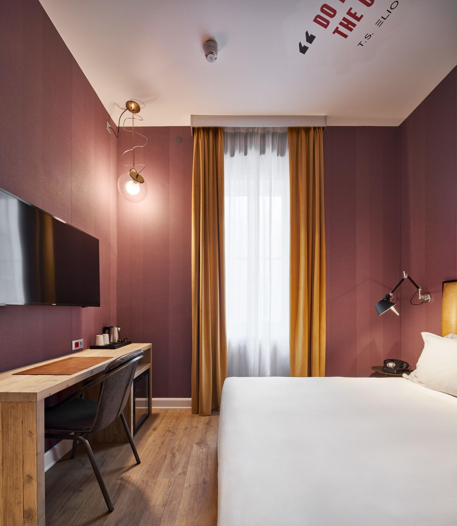 The Modernist Hotel by null