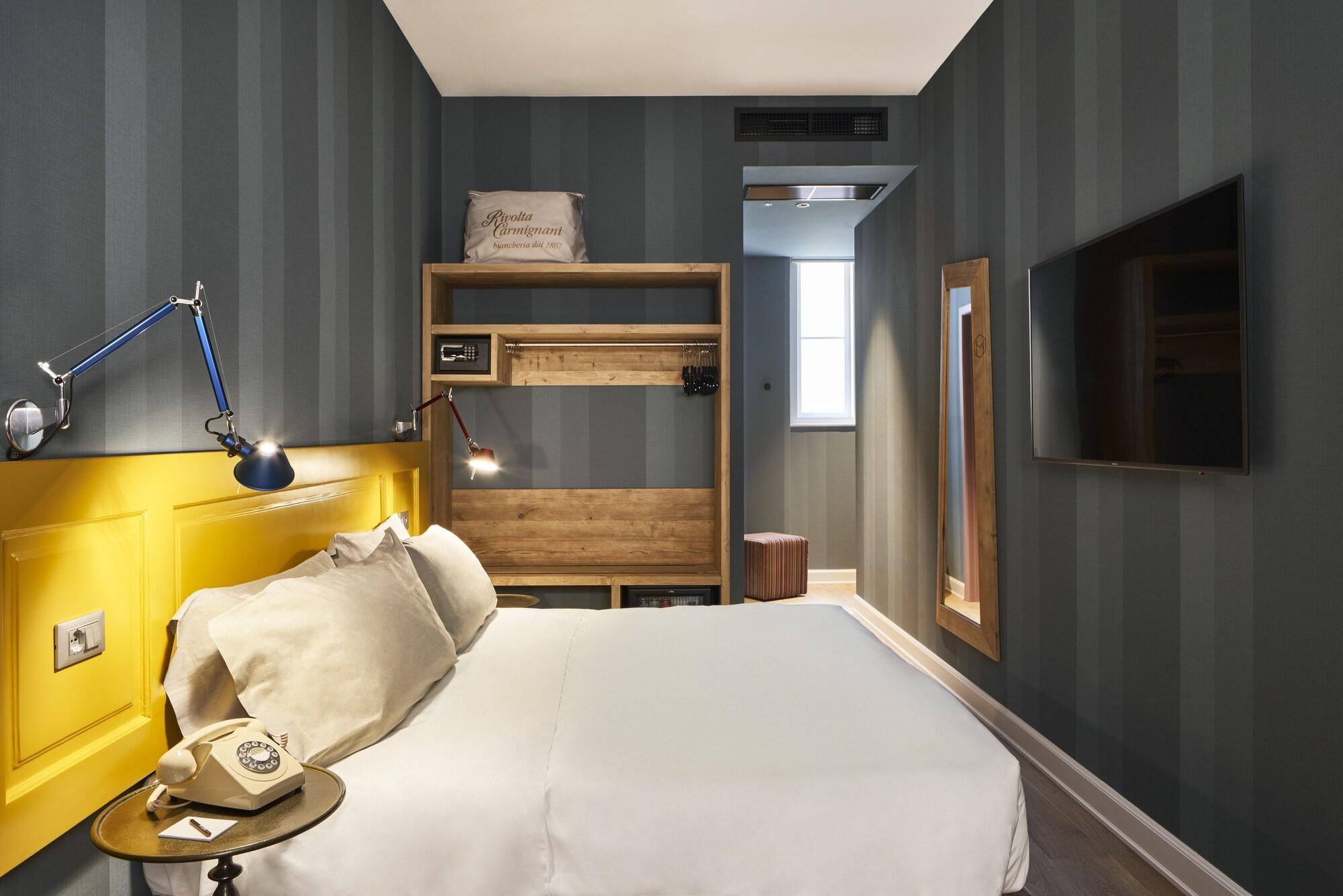 The Modernist Hotel by null