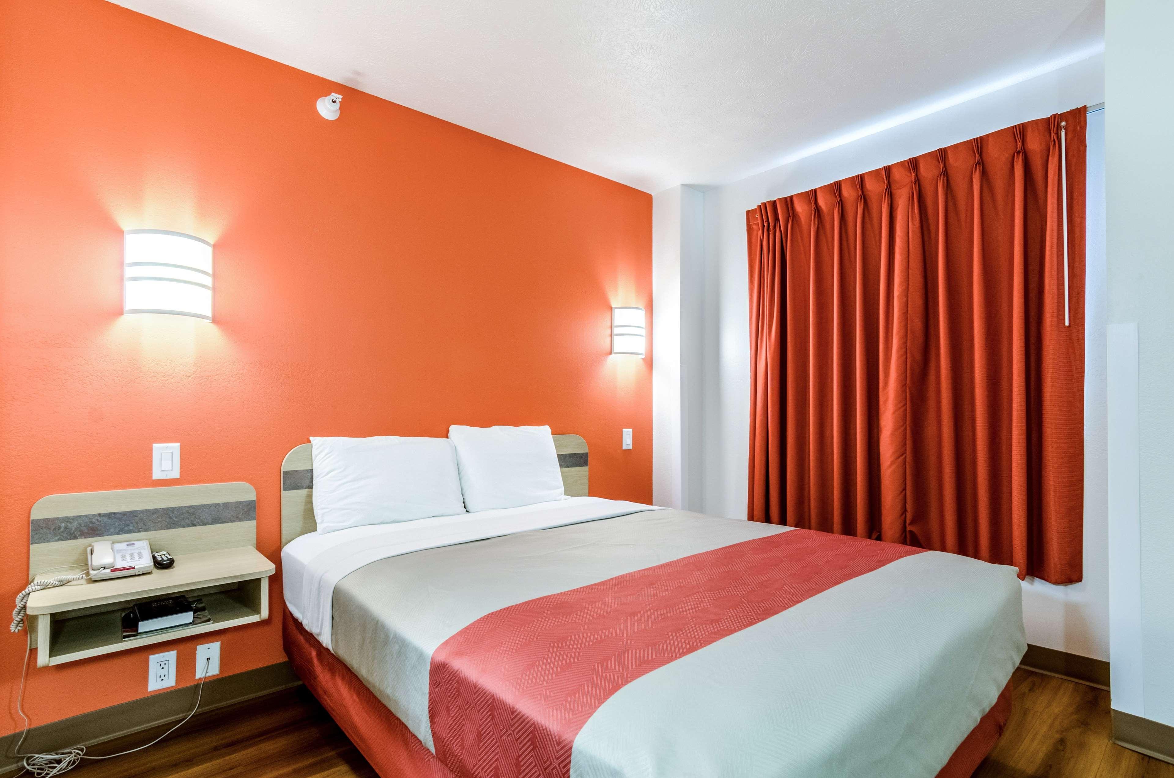 Motel 6 Kearney, NE
