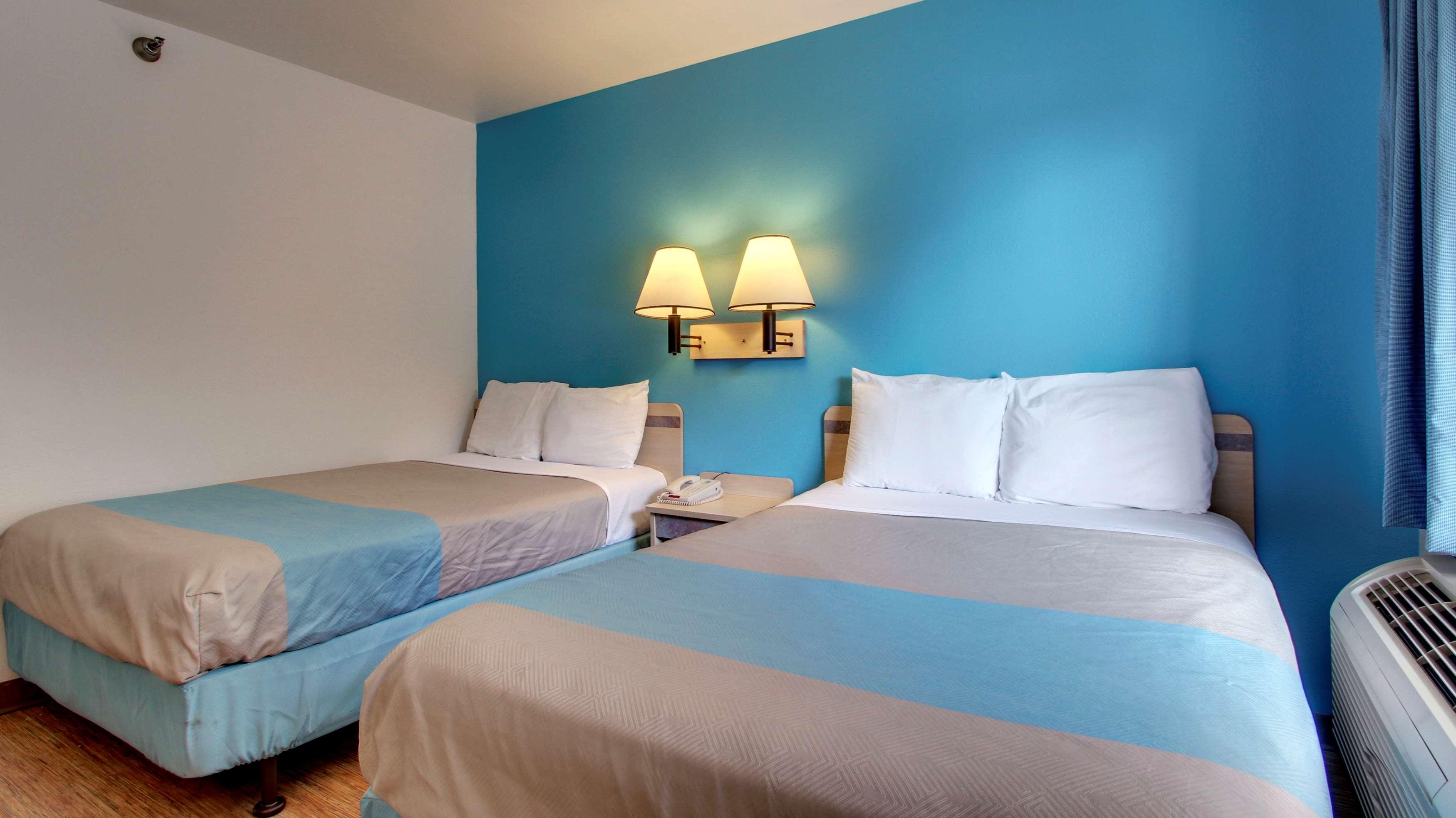 Motel 6 Des Moines, IA - North