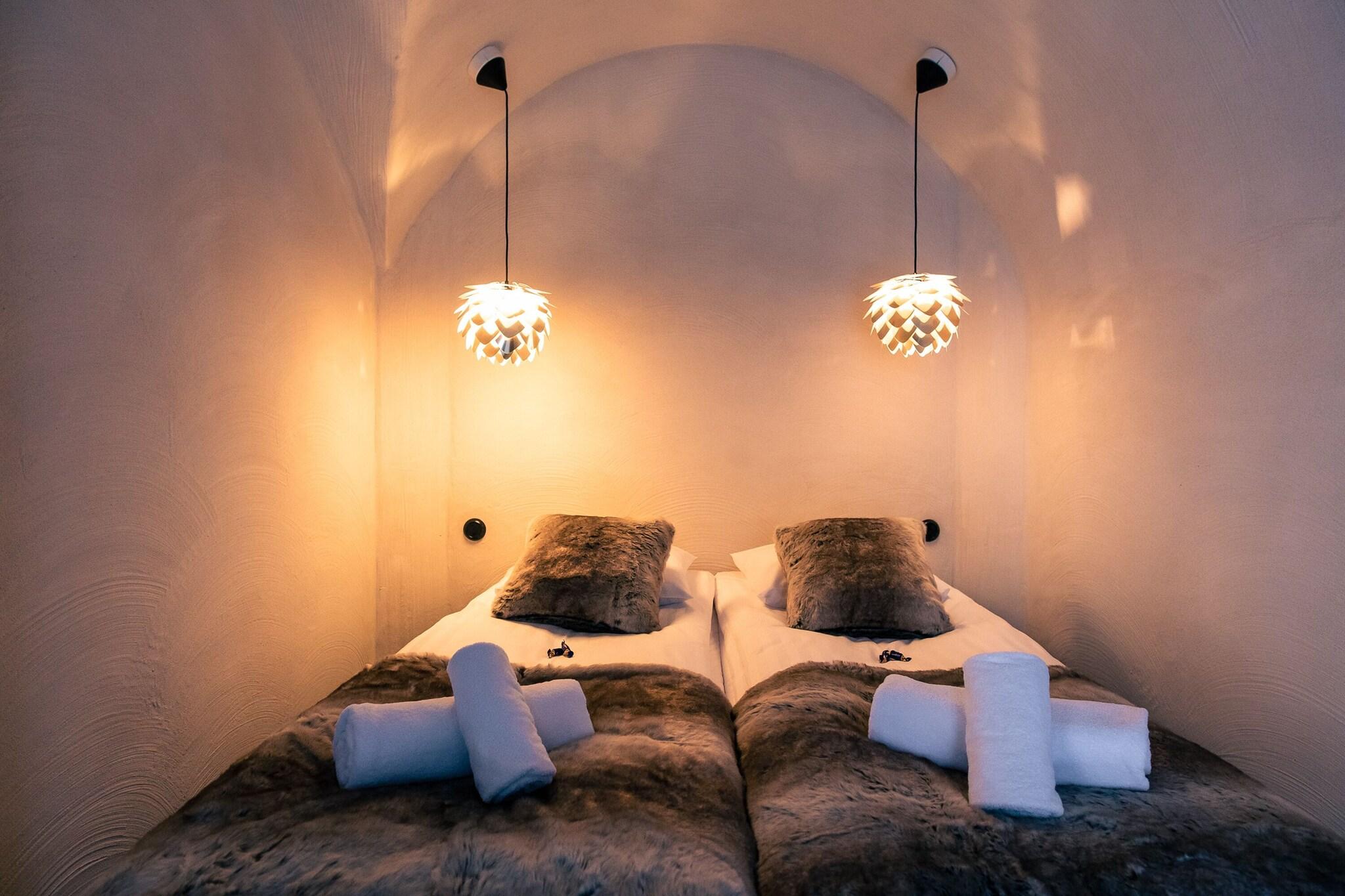 Apukka Resort - Glass Igloos Hotel - Husky & Reindeer Farm and Tours by null