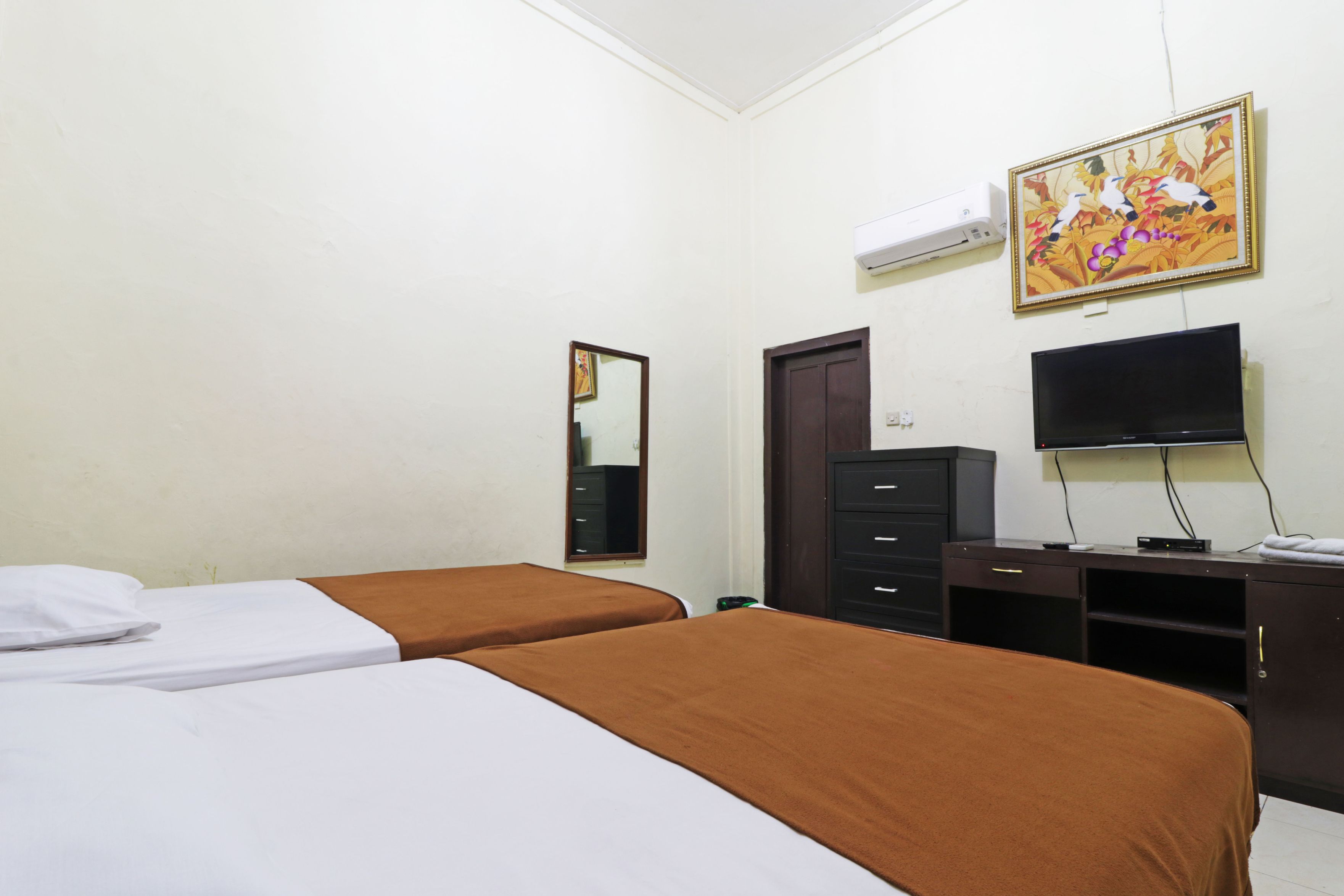 Borneo Hostel by ZUZU