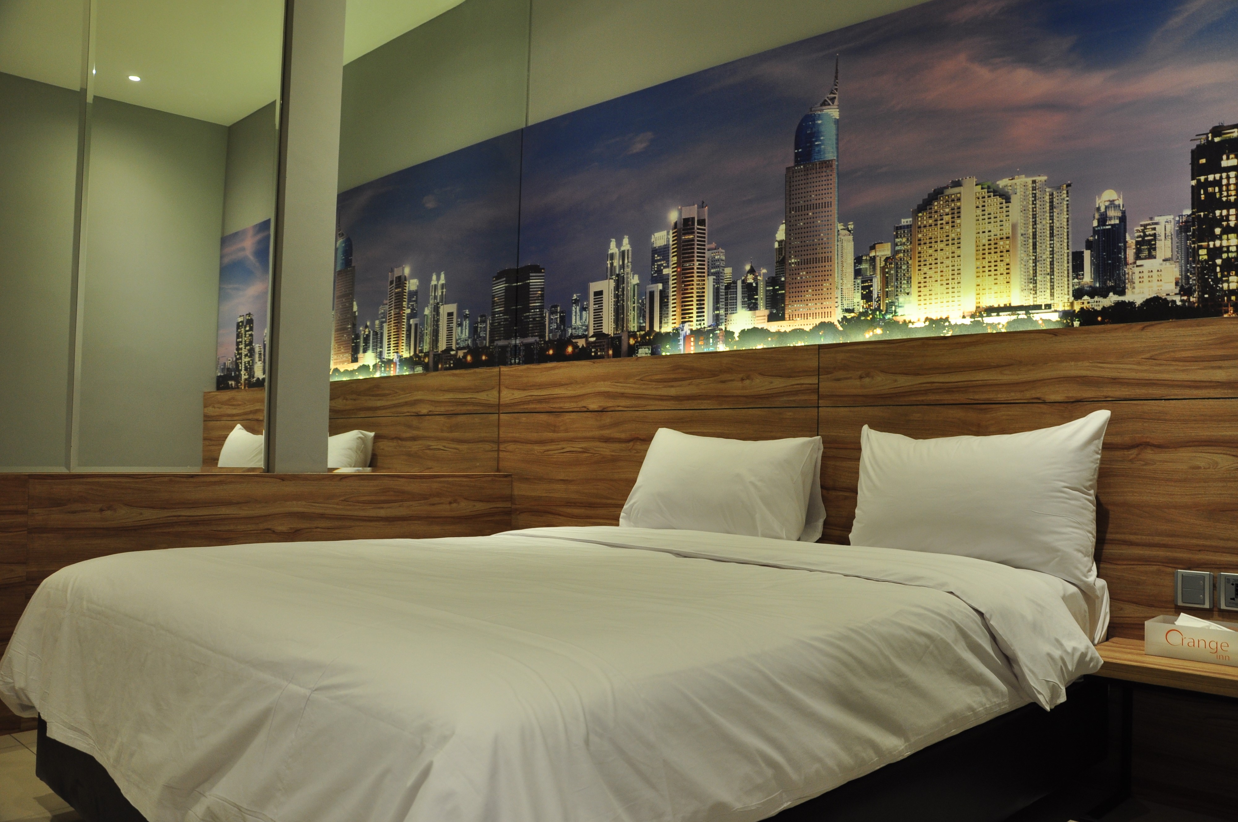 Orange Inn Hotel Mangga Besar by ZUZU