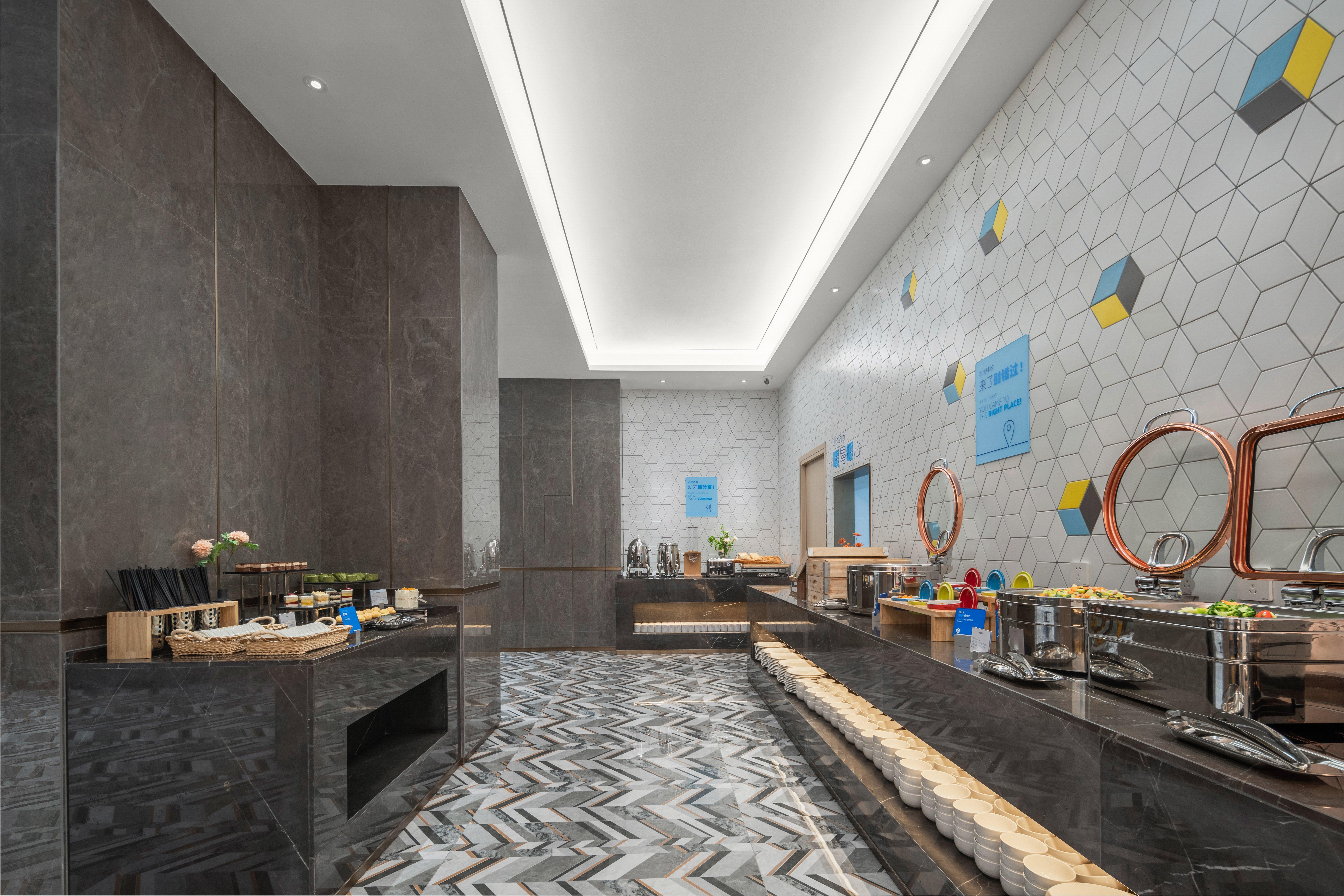 Holiday Inn Express Nanchang Bayi Square