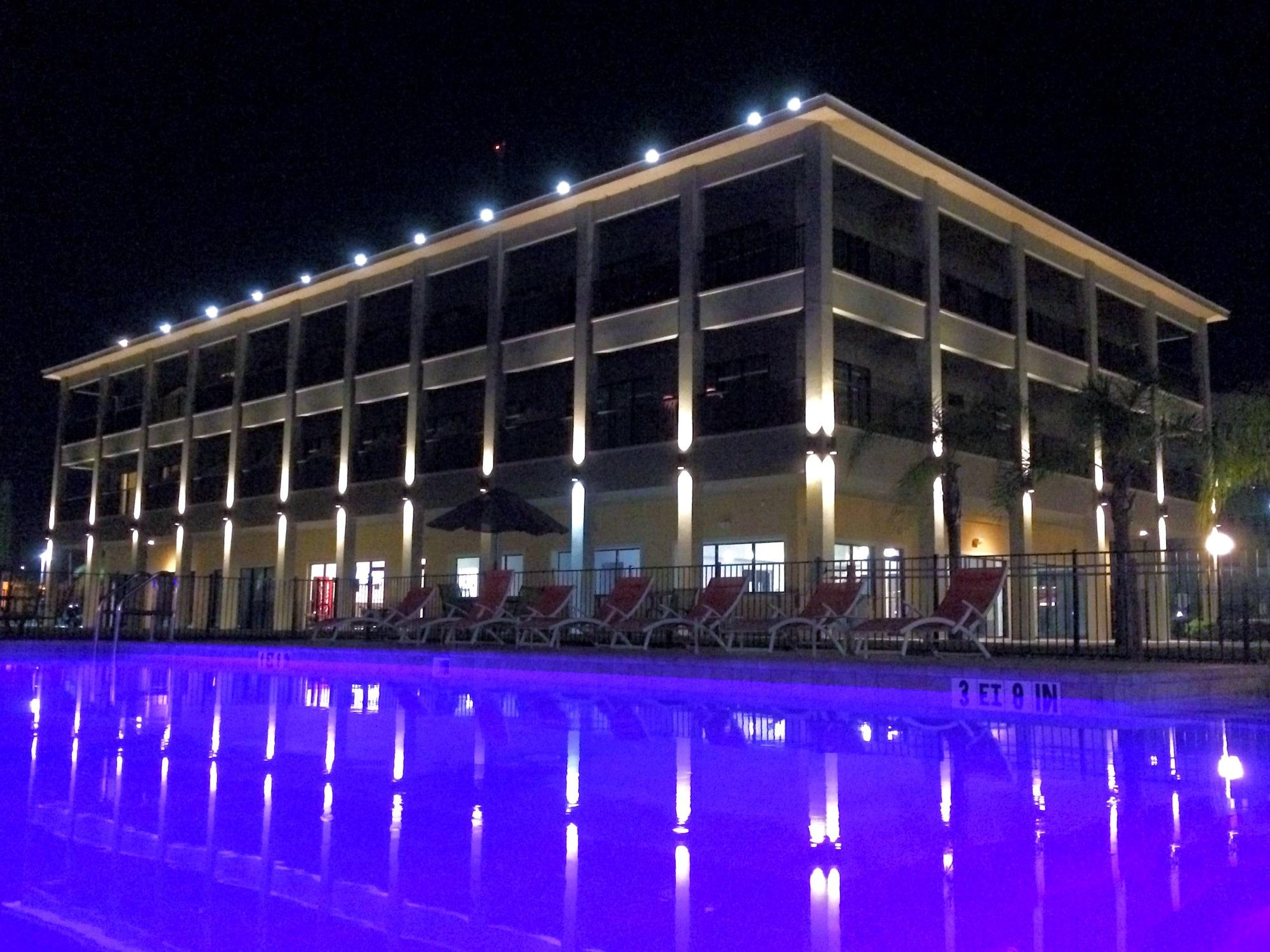 Citrus On the Lake Boutique Hotel / Citrus Sky Bar Tavares by null