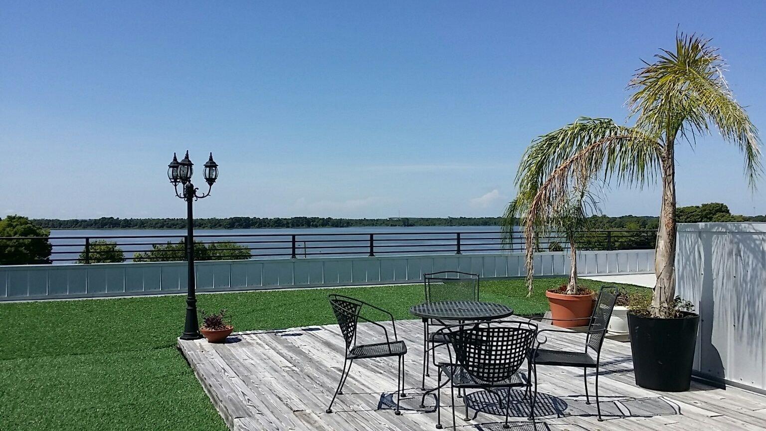 Citrus On the Lake Boutique Hotel / Citrus Sky Bar Tavares by null
