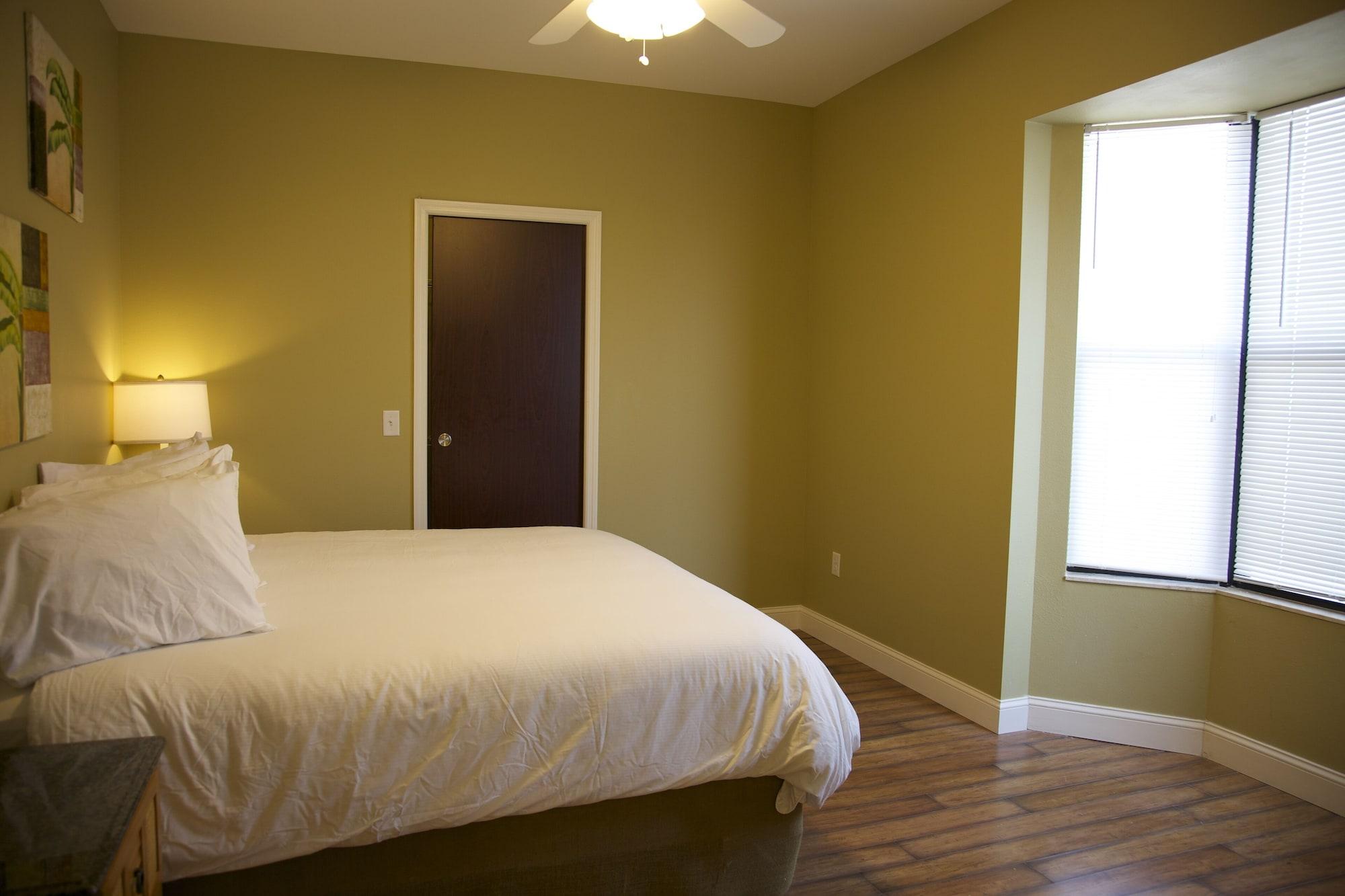 Citrus On the Lake Boutique Hotel / Citrus Sky Bar Tavares by null