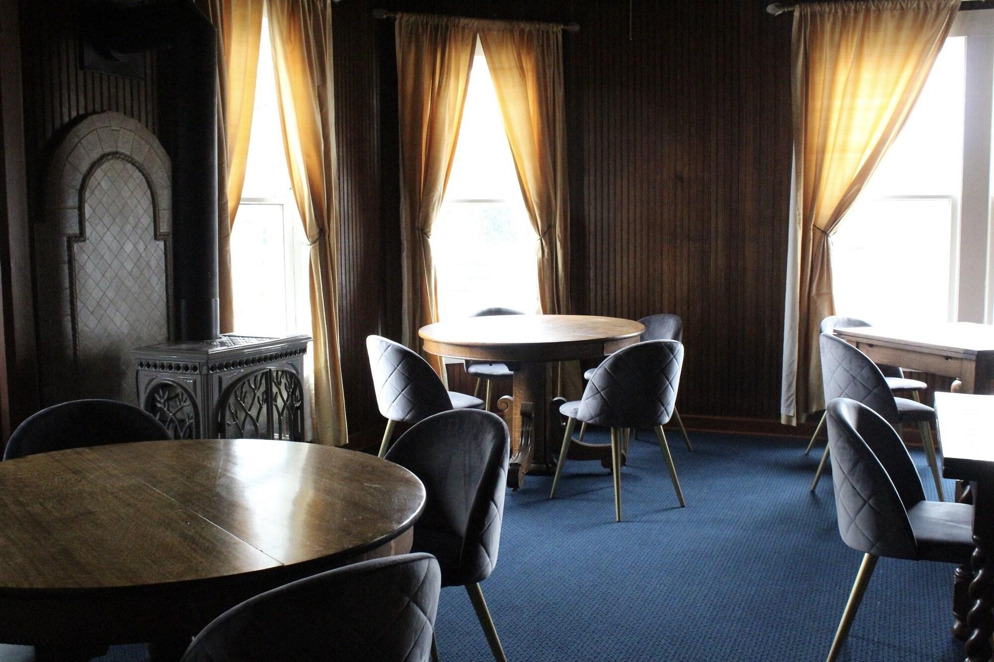 Shelburne Hotel
