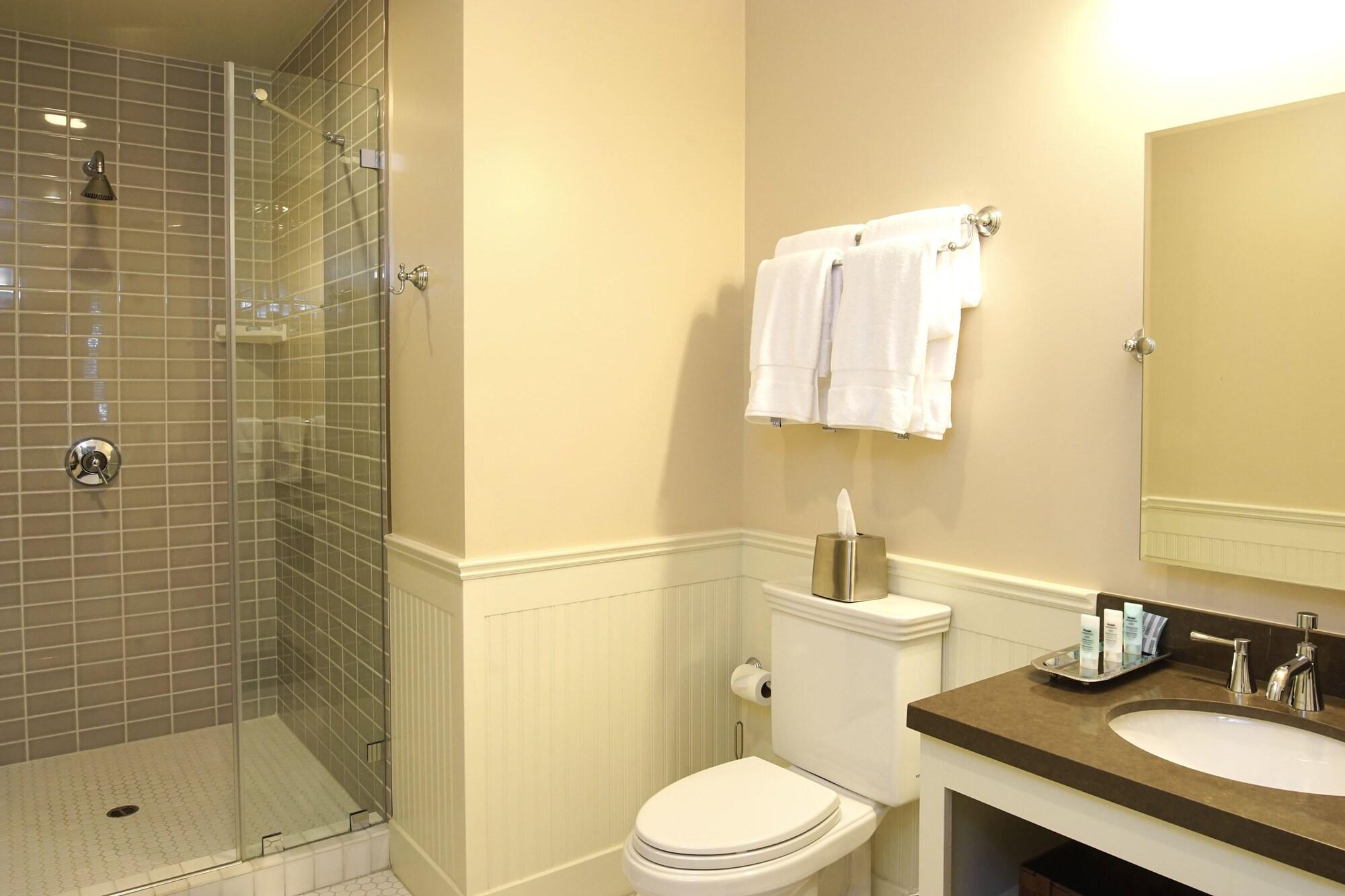 The Hotel Mac & Suites by null