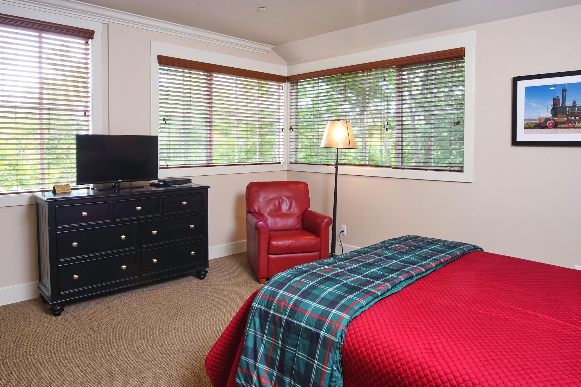 The Hotel Mac & Suites by null