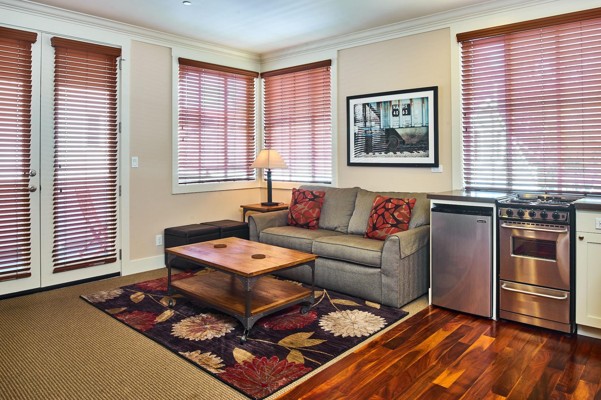 The Hotel Mac & Suites by null