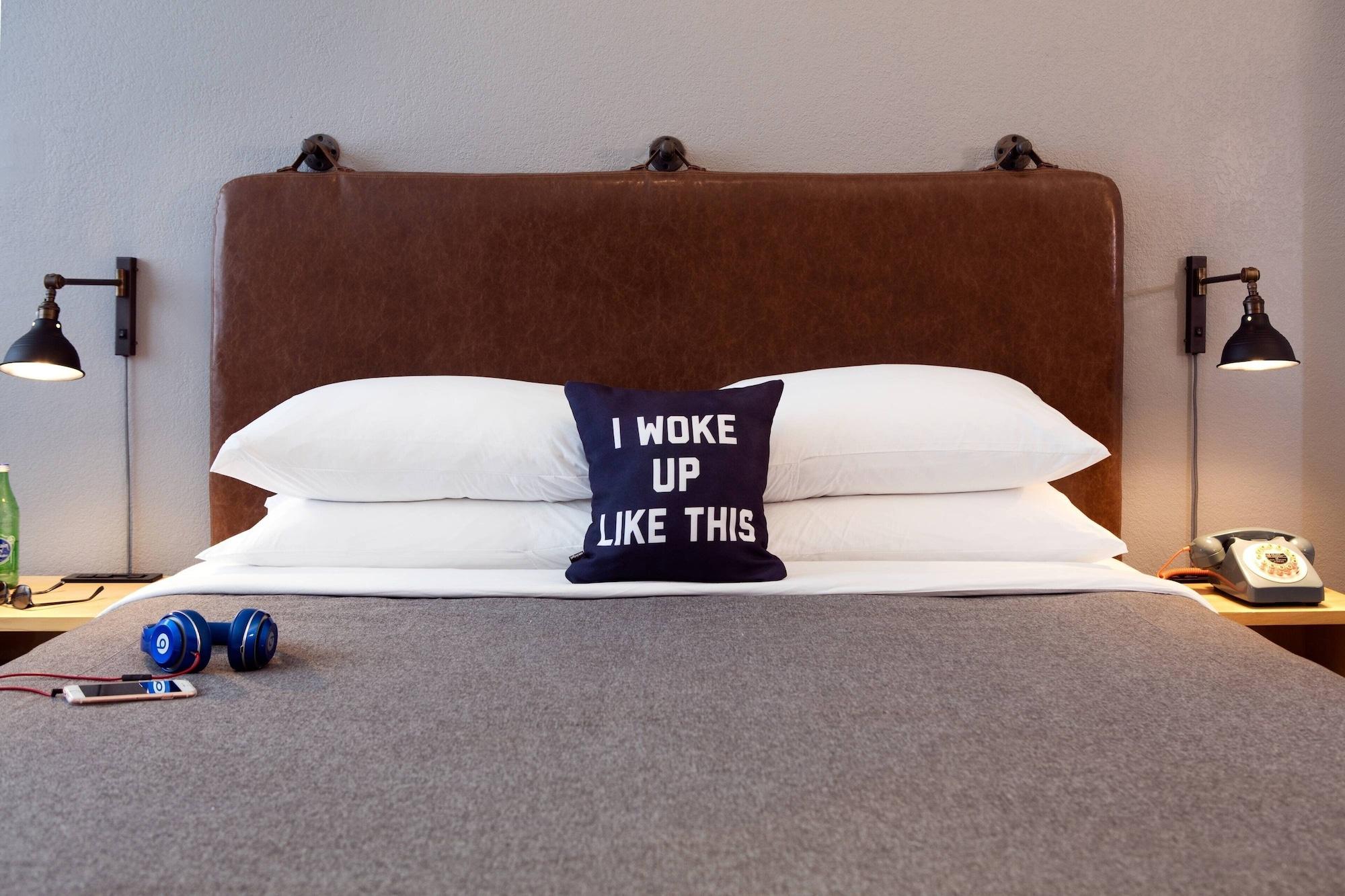 Moxy Oakland Uptown by null