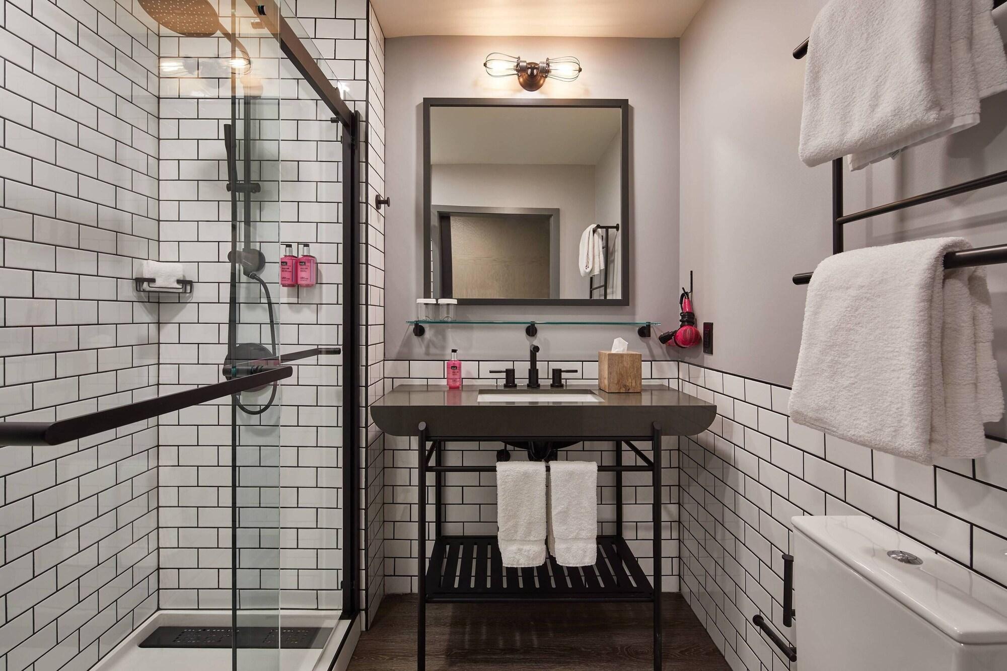 Moxy Oakland Uptown by null