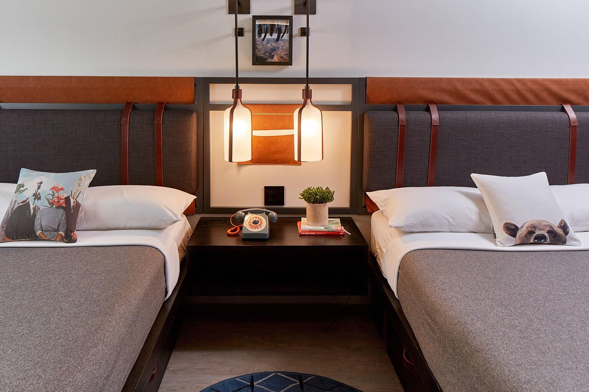 Moxy Austin - University by null