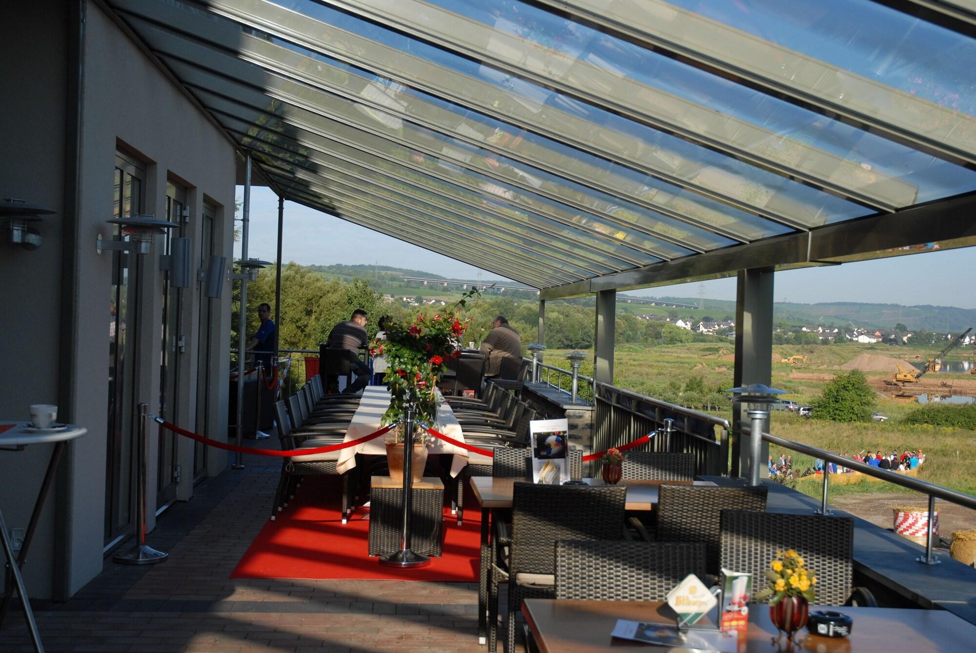M13 Hotel